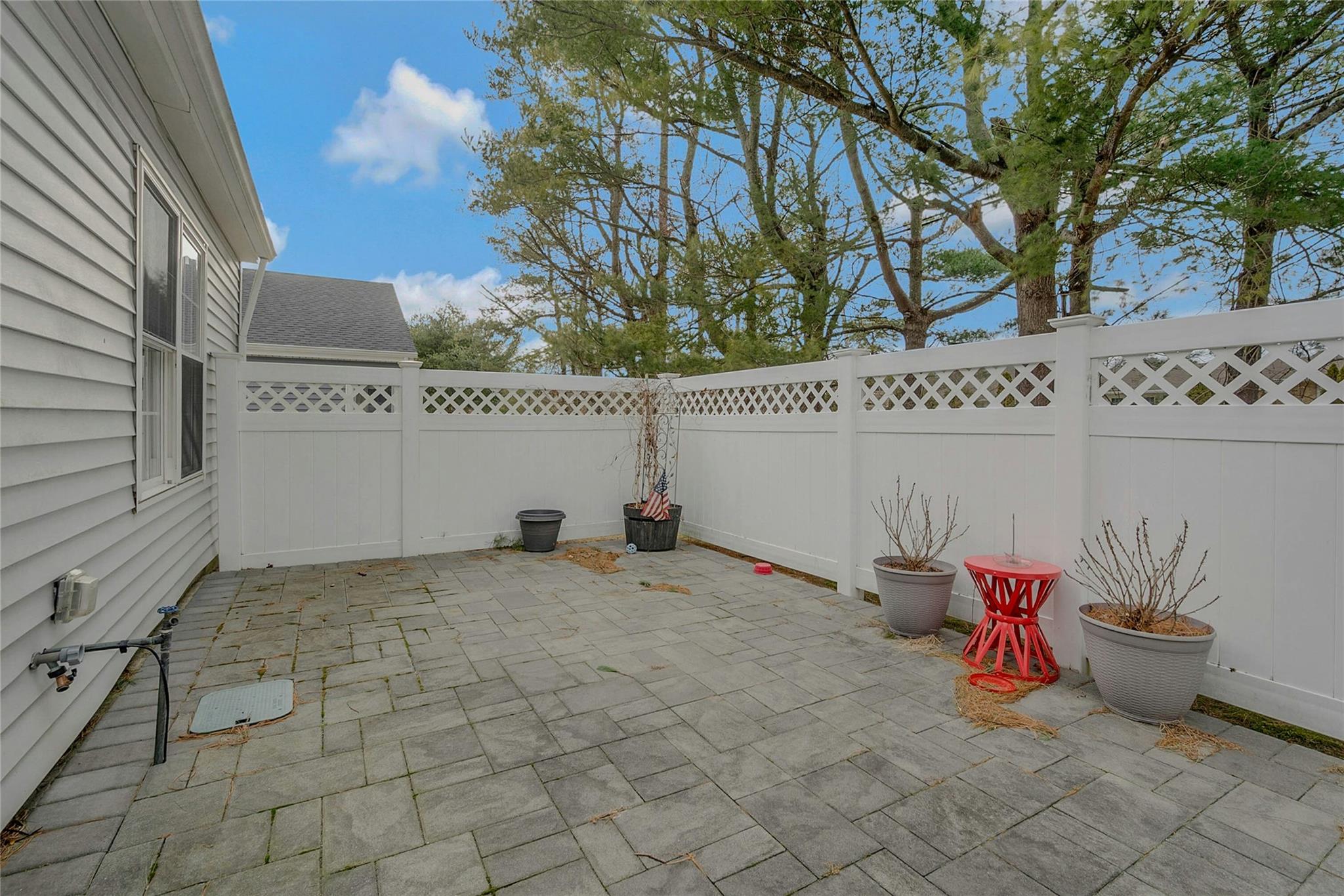 2 Lamont Court, Ridge, NY 11961