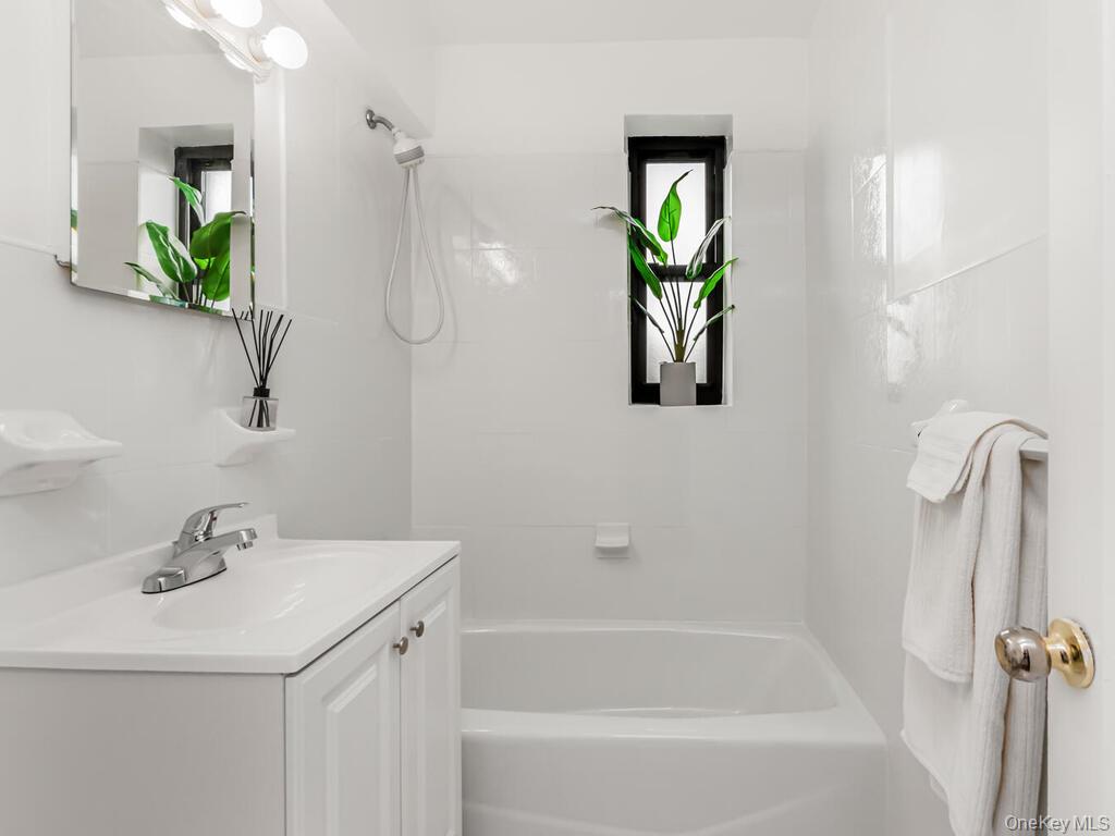 3840 Greystone Avenue # 5L, Bronx, NY 10463