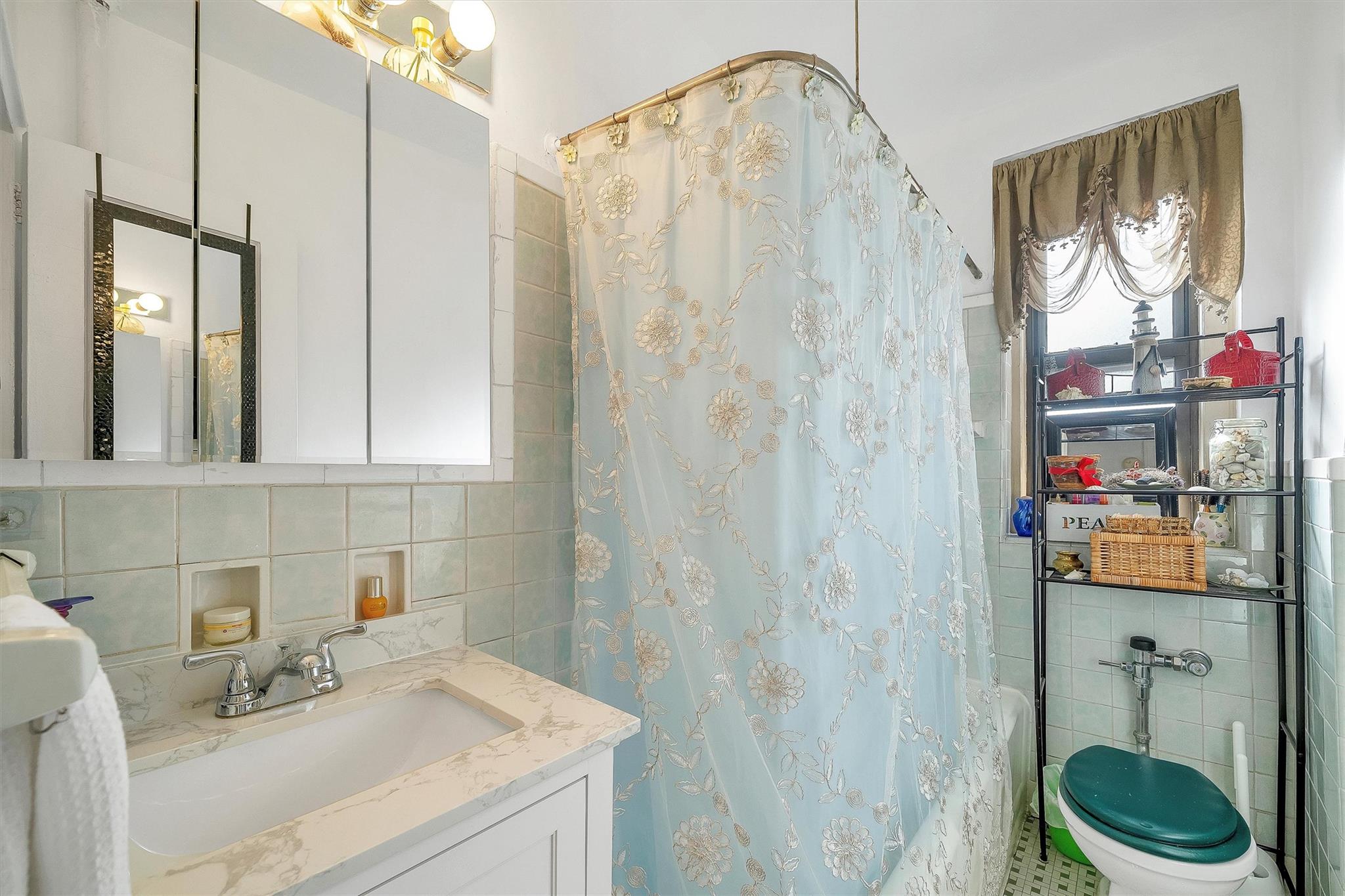 2962 Decatur Avenue # 5th Floor, Bronx, NY 10458