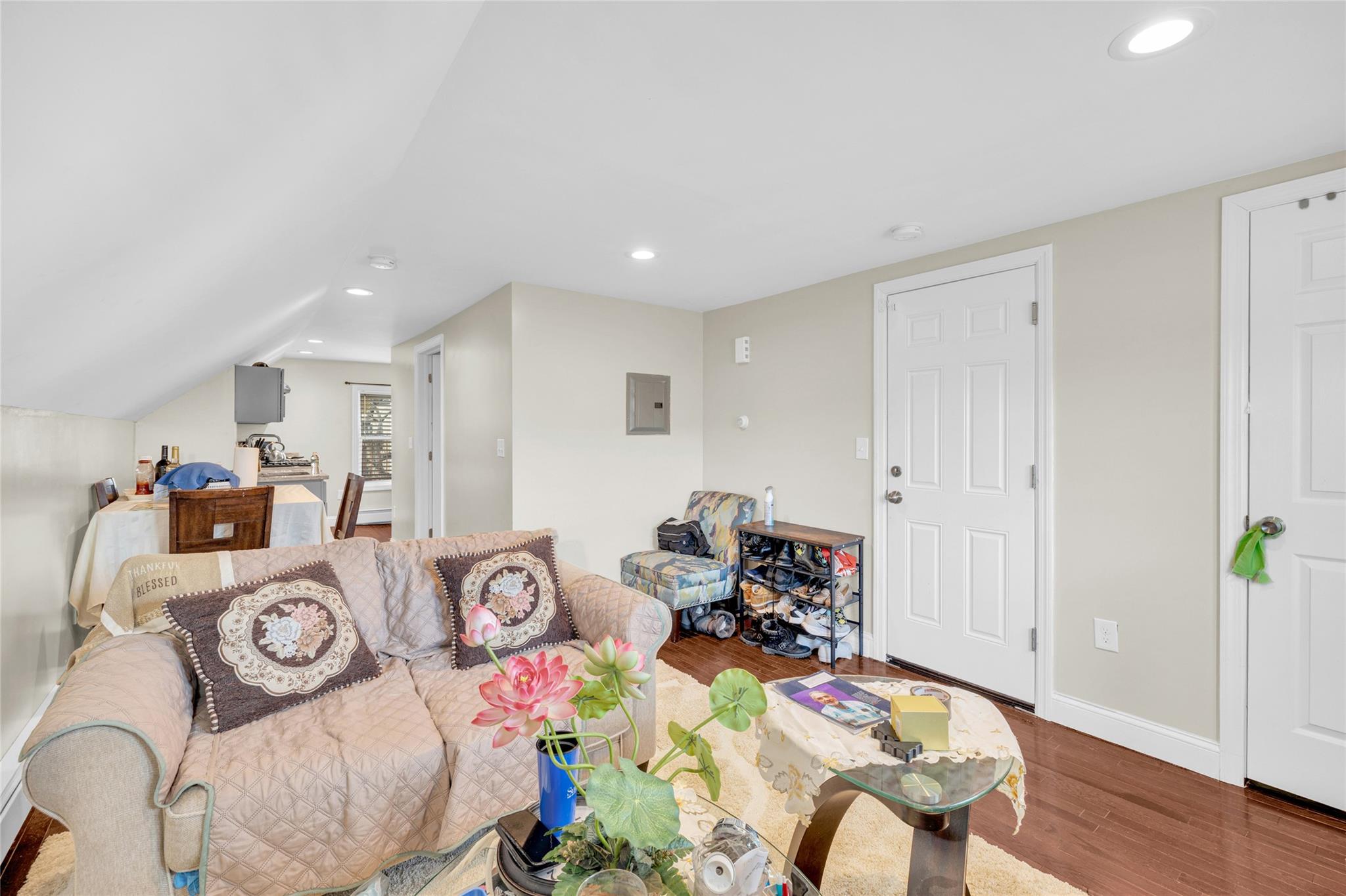 418 S 1st Avenue, Mount Vernon, NY 10550