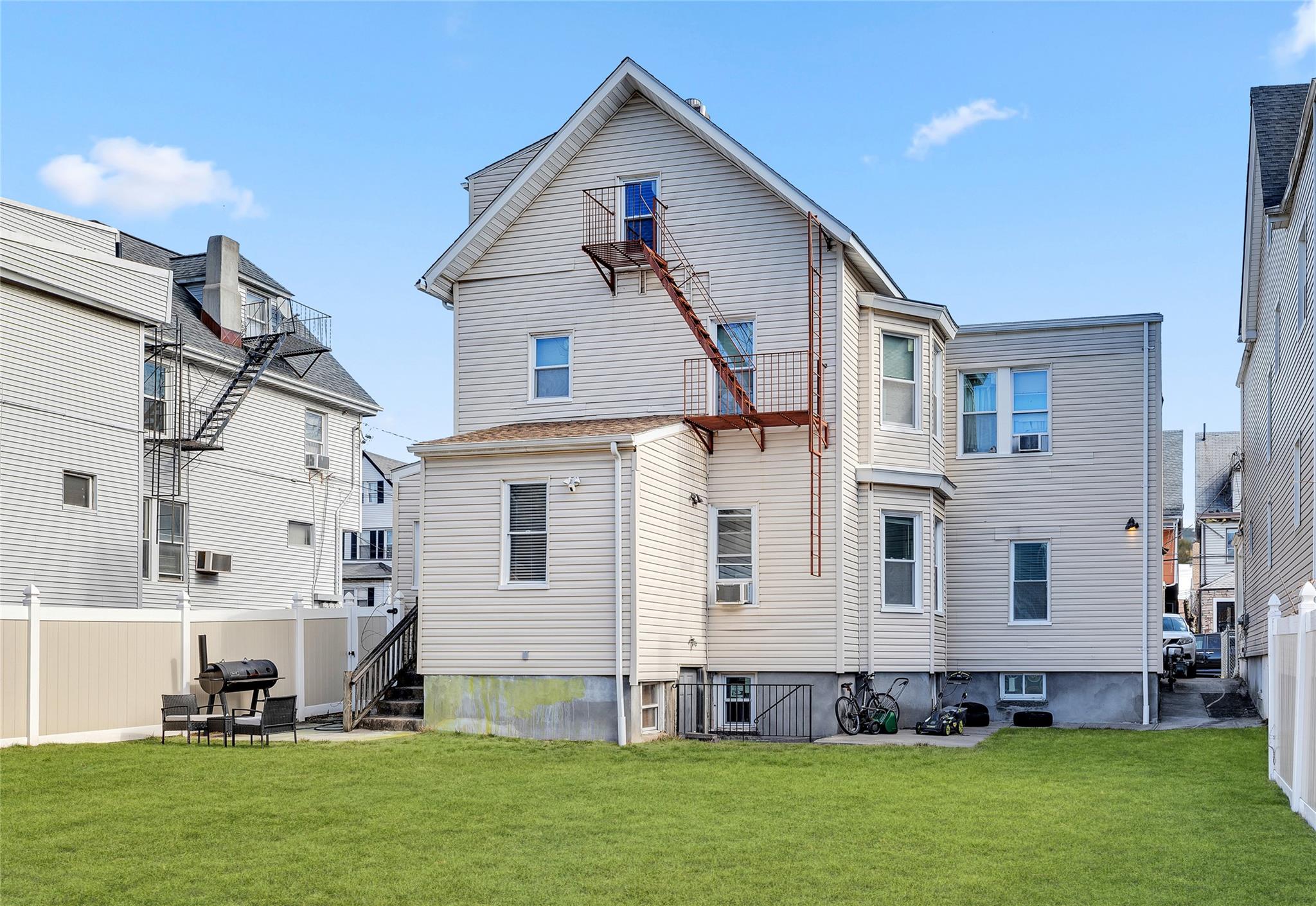 418 S 1st Avenue, Mount Vernon, NY 10550