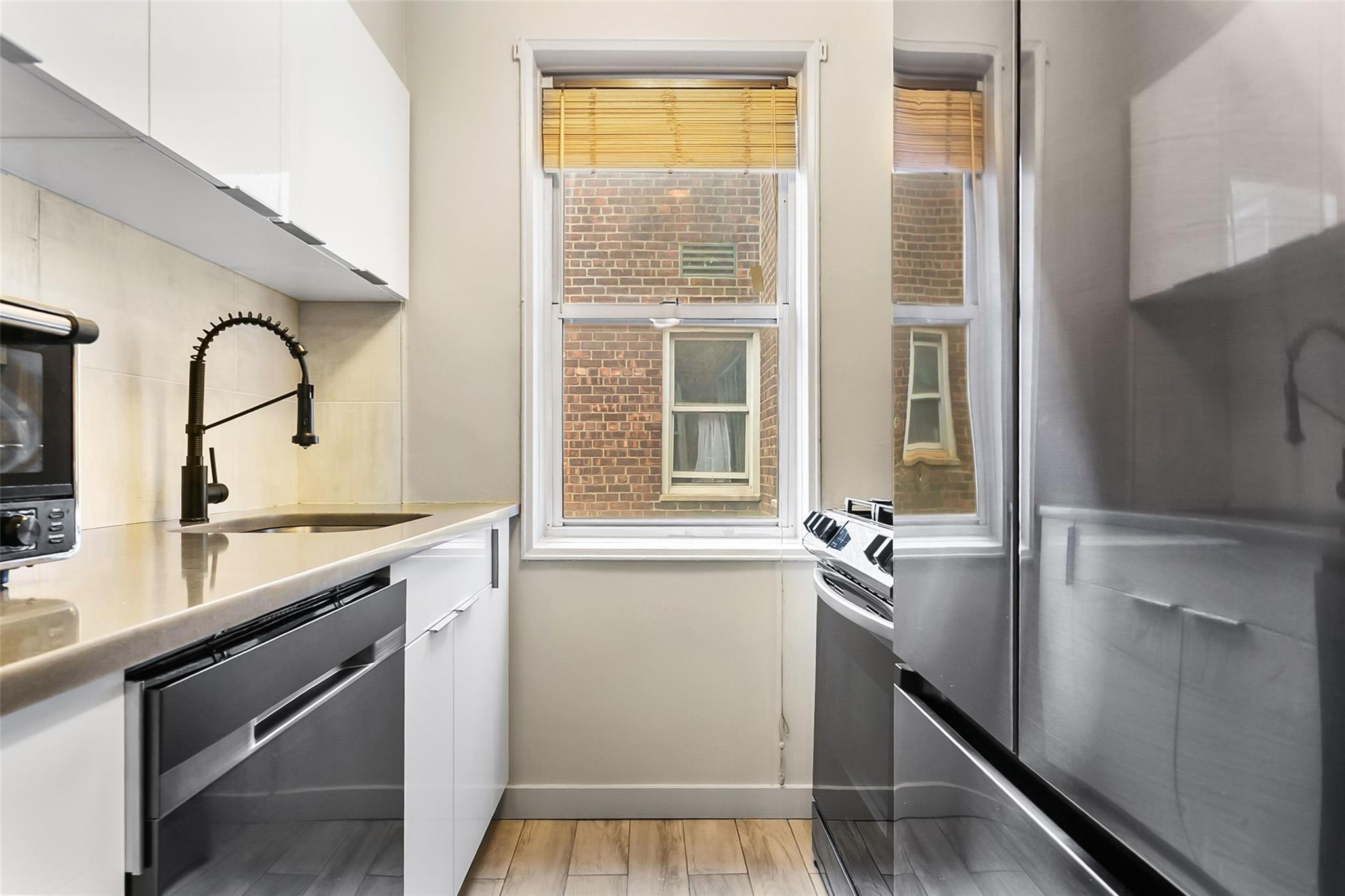 180 Van Cortlandt Park S # 6J, Bronx, NY 10463
