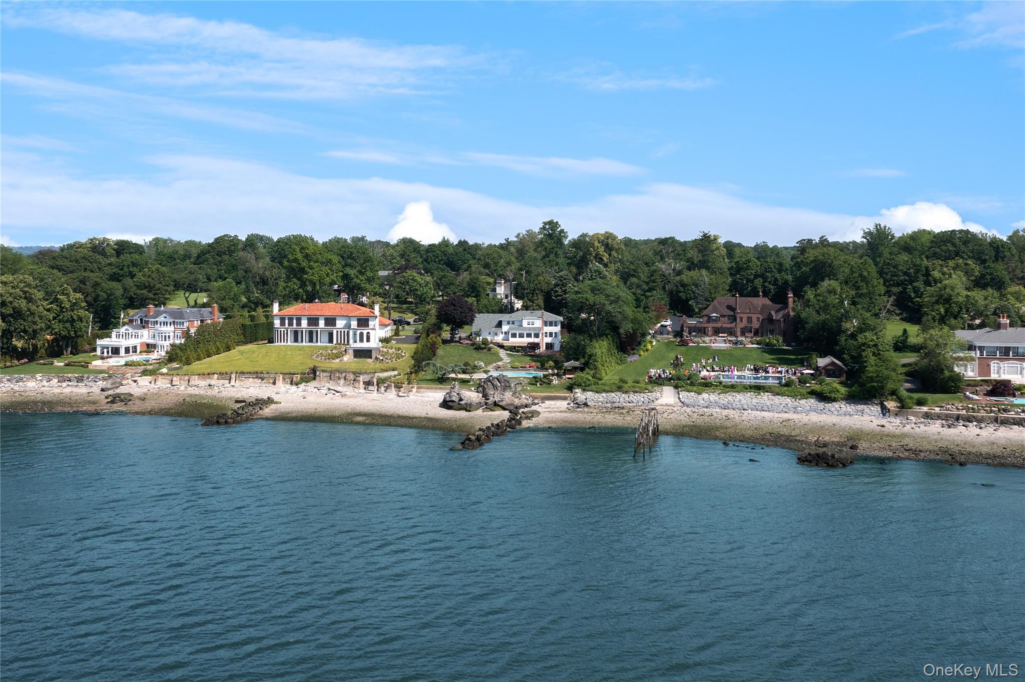 24 Cricket Lane, Great Neck, NY 11024