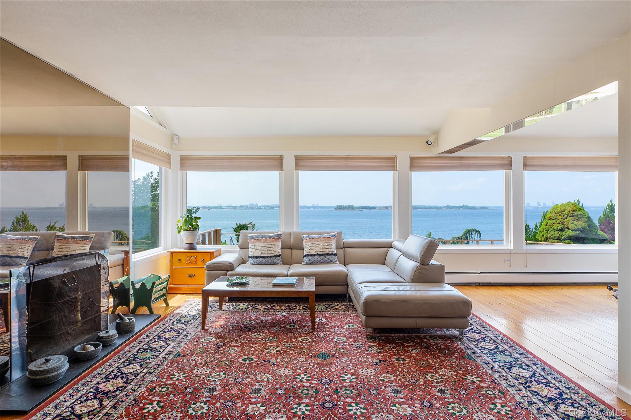 24 Cricket Lane, Great Neck, NY 11024