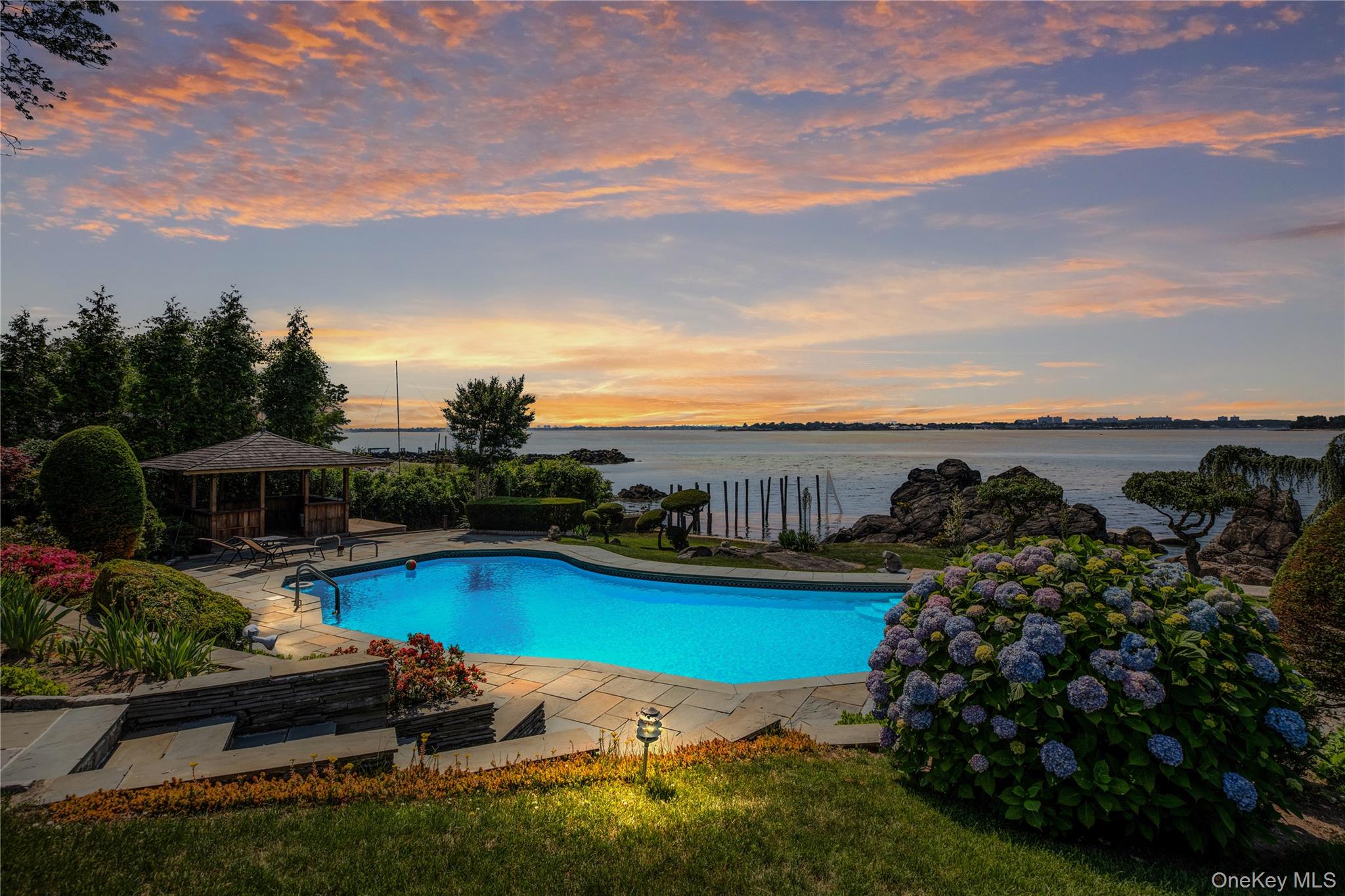 24 Cricket Lane, Great Neck, NY 11024