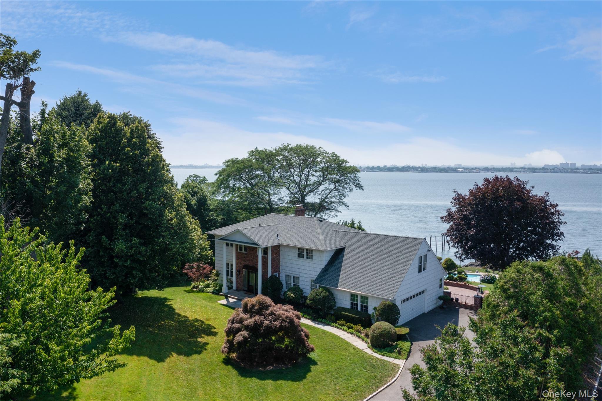 24 Cricket Lane, Great Neck, NY 11024