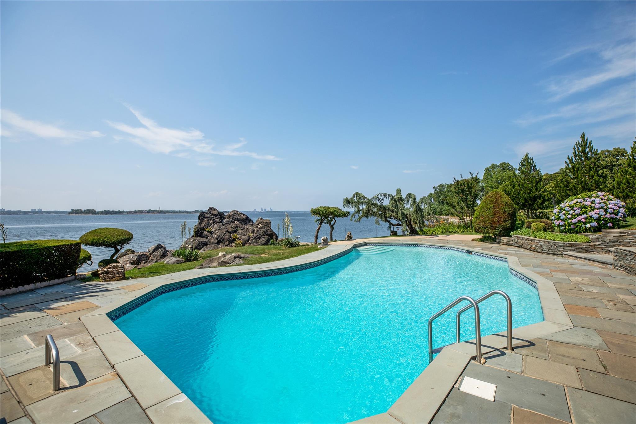 24 Cricket Lane, Great Neck, NY 11024