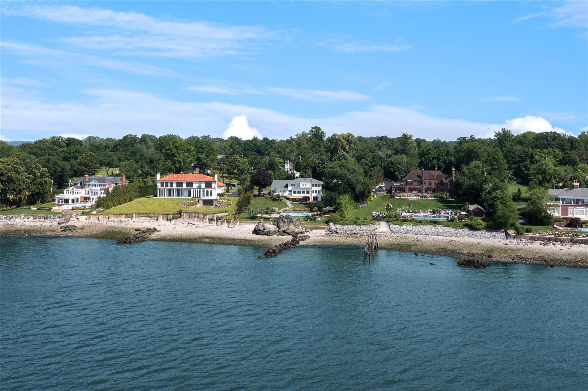 24 Cricket Lane, Great Neck, NY 11024