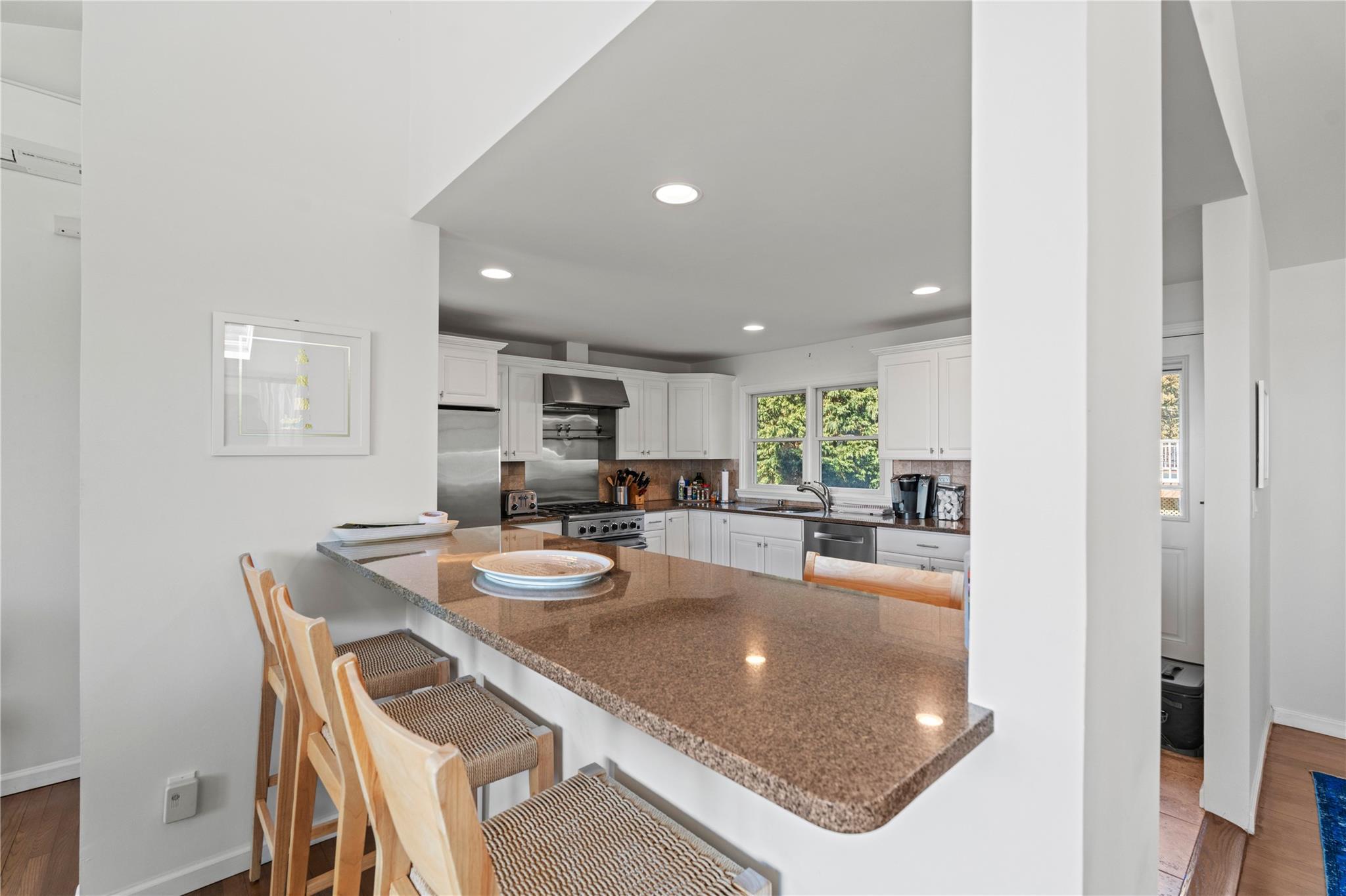 5 High Road, Hampton Bays, NY 11946