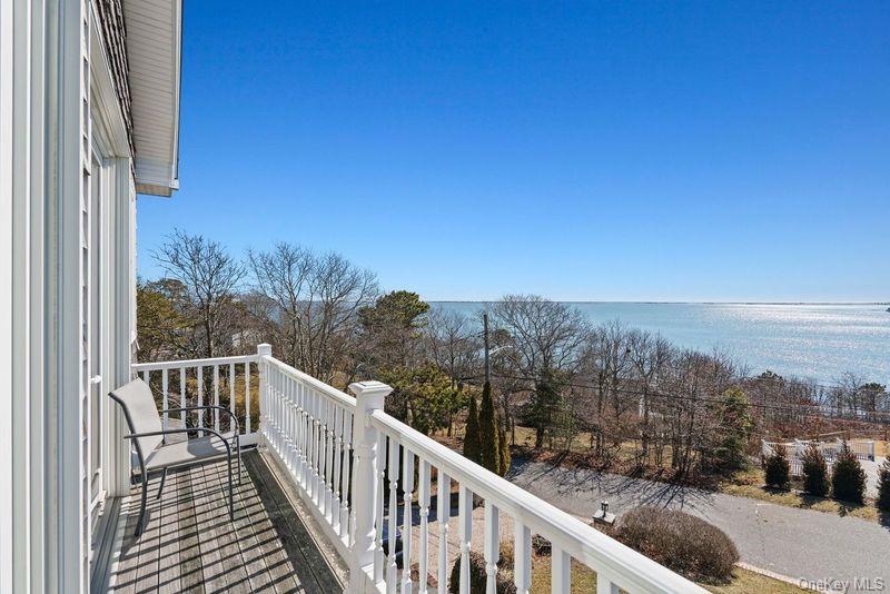 5 High Road, Hampton Bays, NY 11946