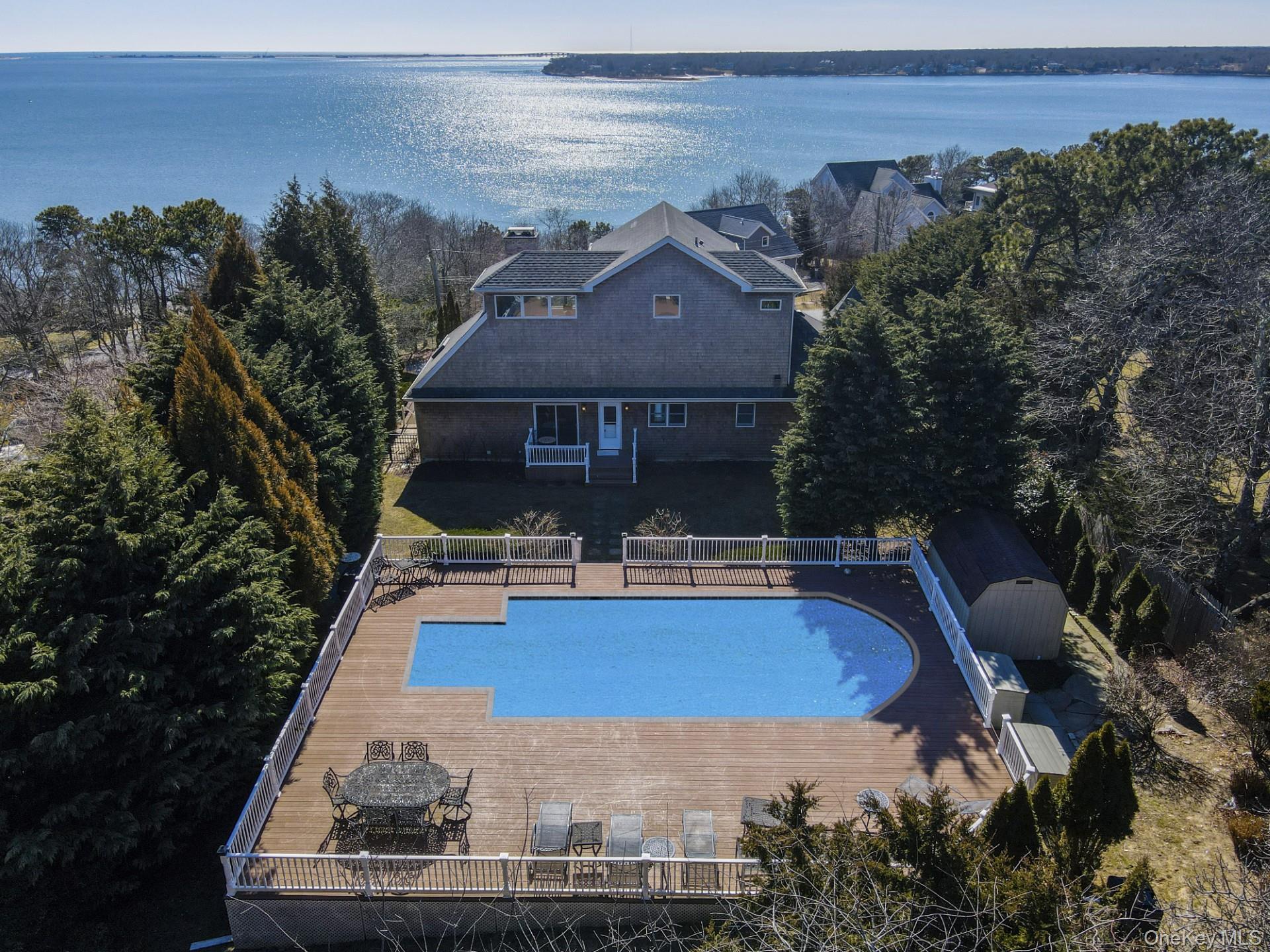 5 High Road, Hampton Bays, NY 11946