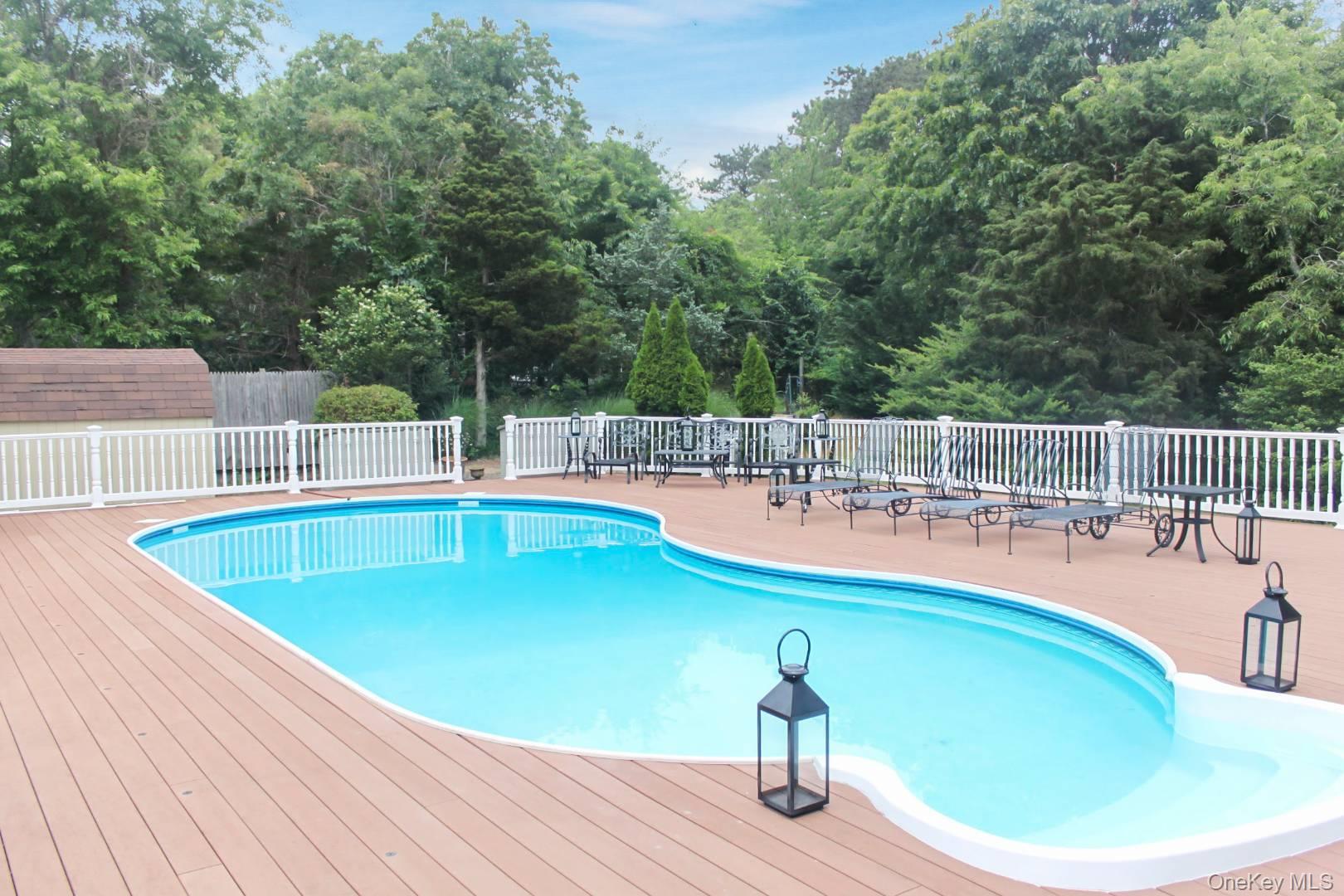 5 High Road, Hampton Bays, NY 11946