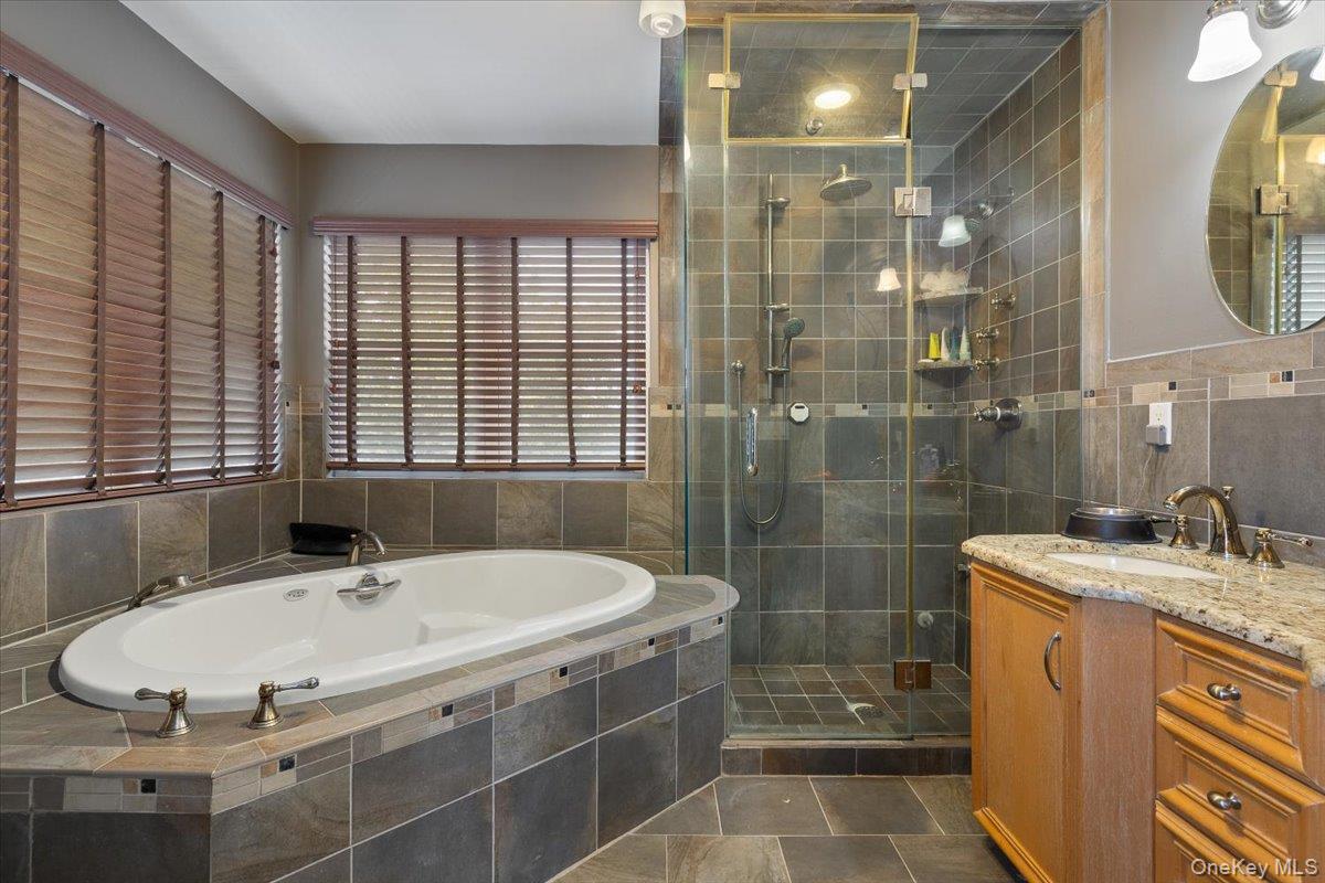 35 Jackson Avenue W, Babylon, NY 11702