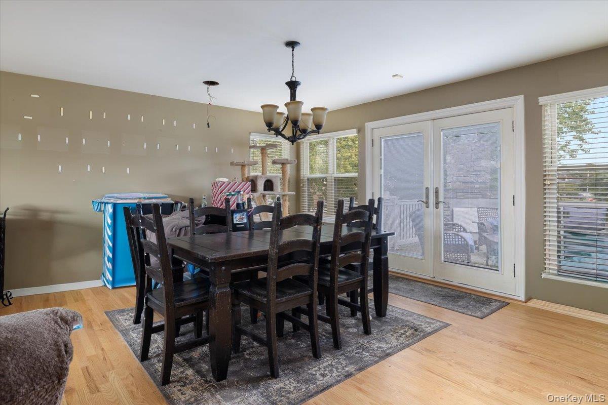 35 Jackson Avenue W, Babylon, NY 11702