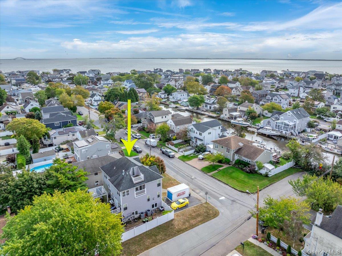 35 Jackson Avenue W, Babylon, NY 11702