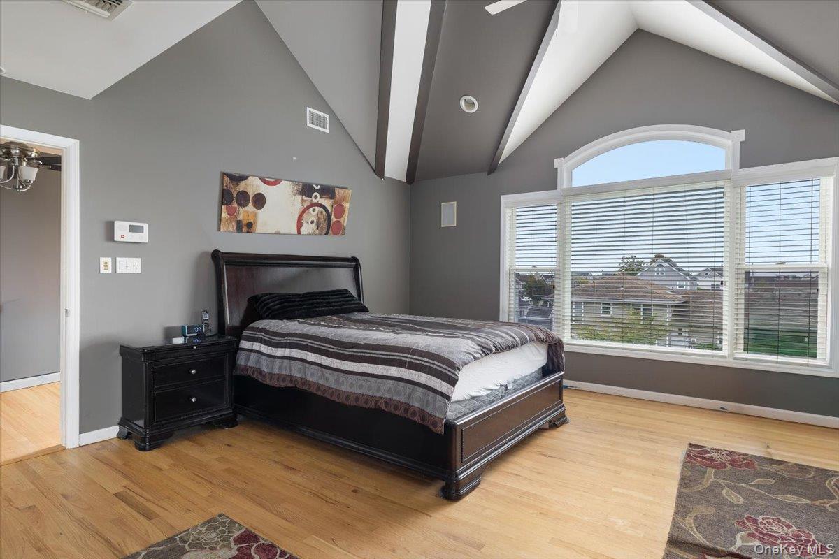 35 Jackson Avenue W, Babylon, NY 11702