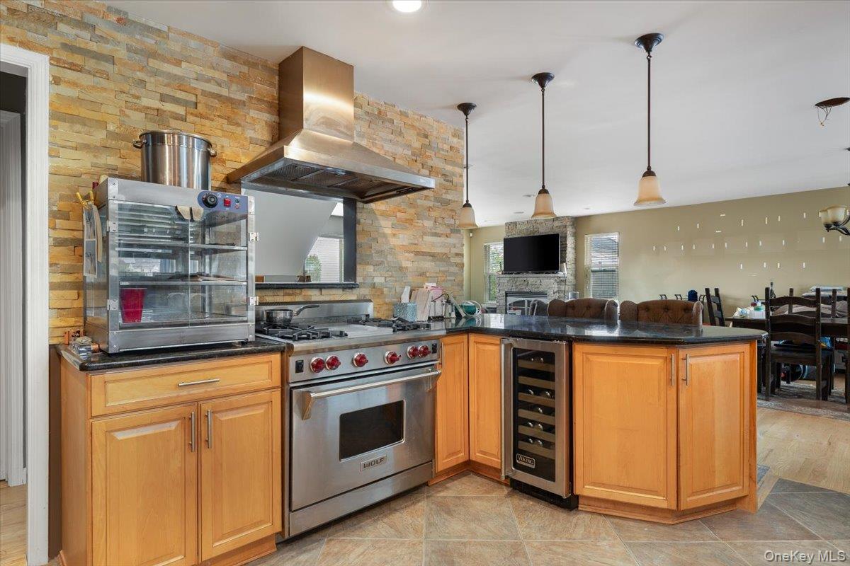 35 Jackson Avenue W, Babylon, NY 11702