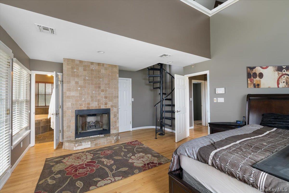 35 Jackson Avenue W, Babylon, NY 11702