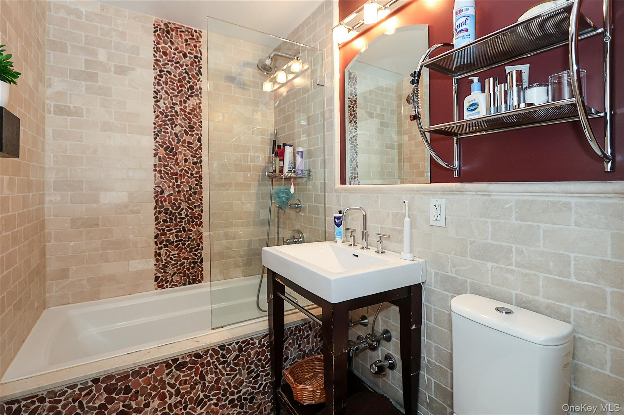 18-15 215th # 15R, Bayside, NY 11360