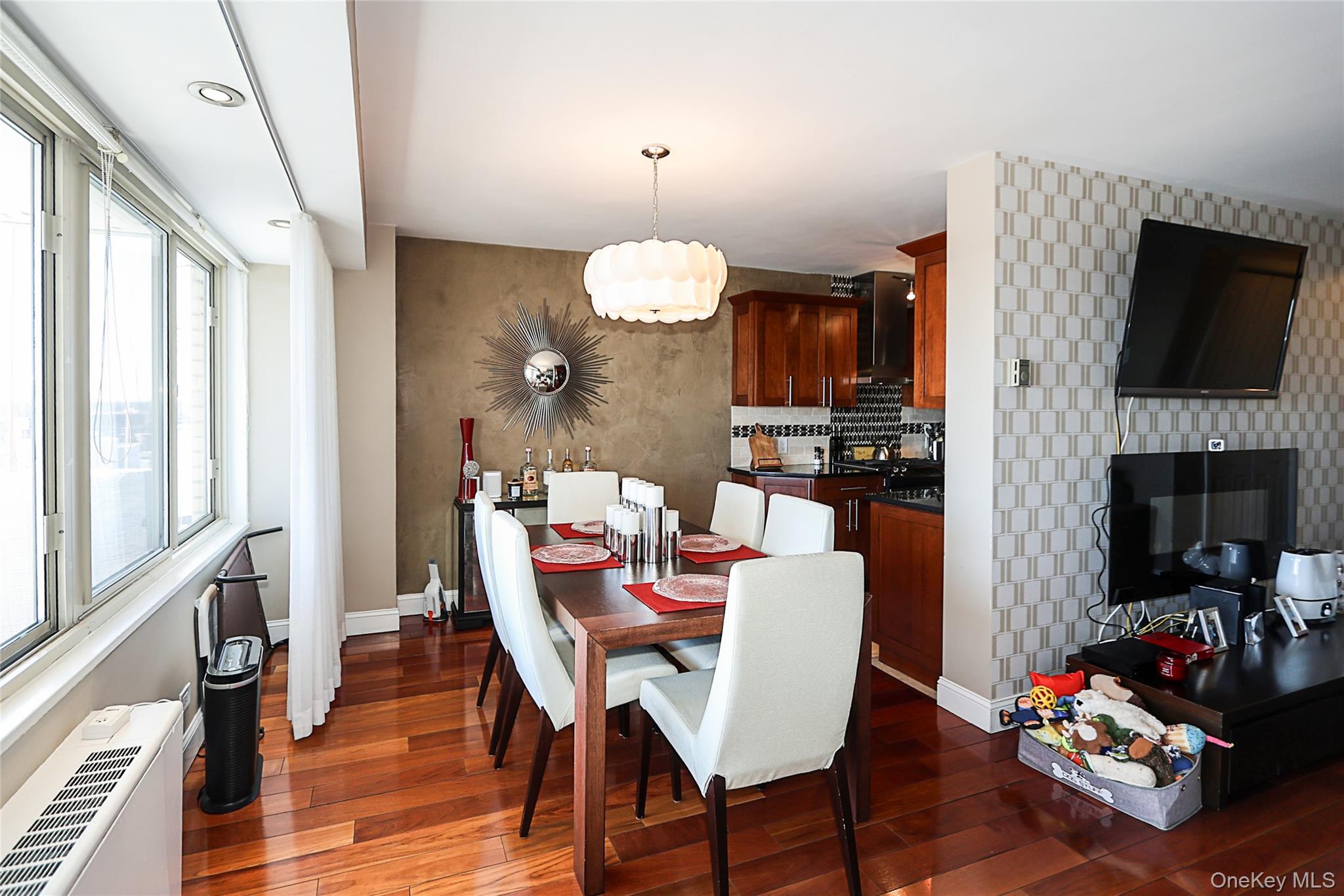 18-15 215th # 15R, Bayside, NY 11360