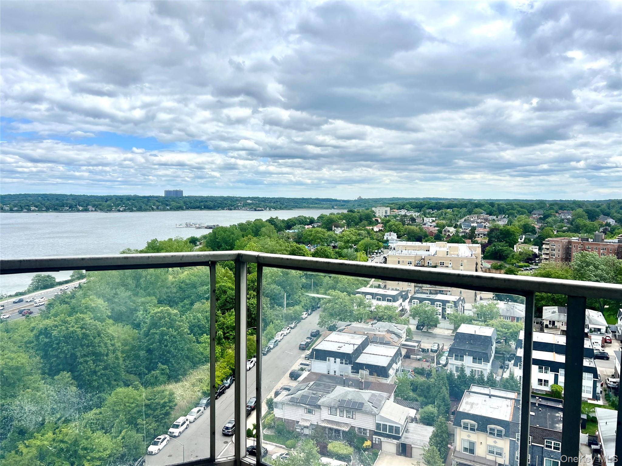 18-15 215th # 15R, Bayside, NY 11360