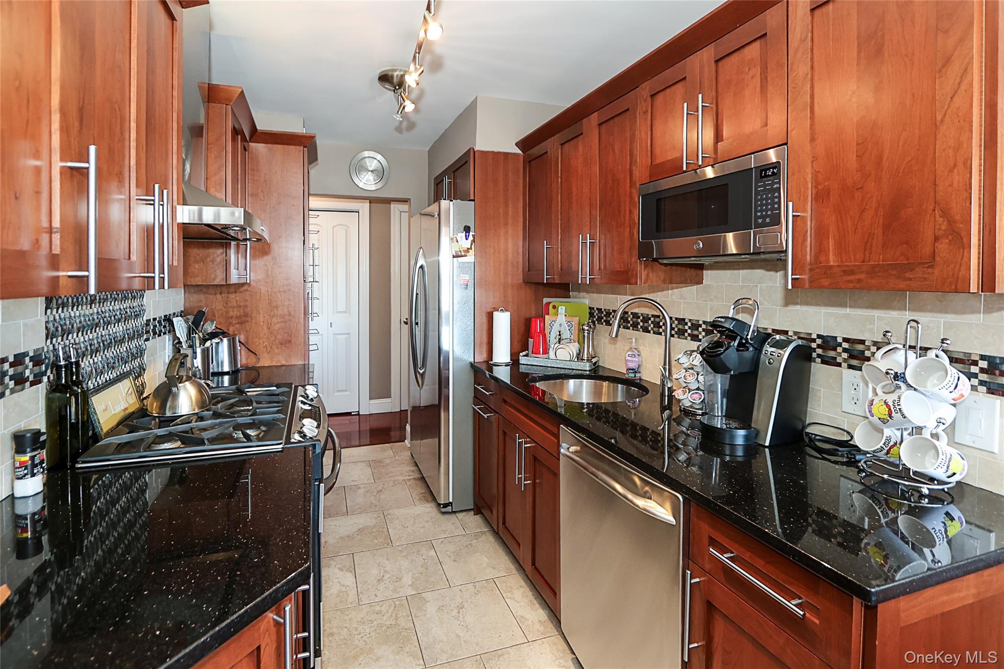 18-15 215th # 15R, Bayside, NY 11360