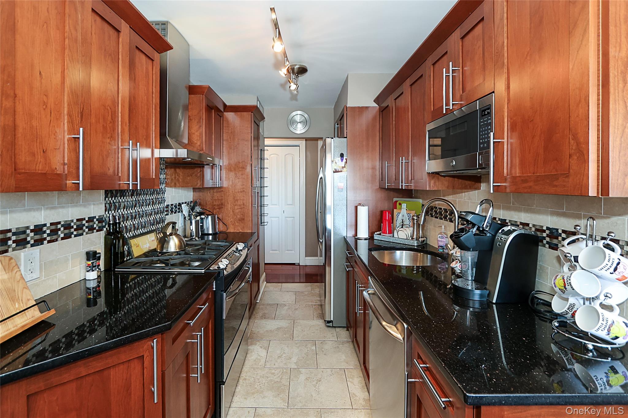 18-15 215th # 15R, Bayside, NY 11360