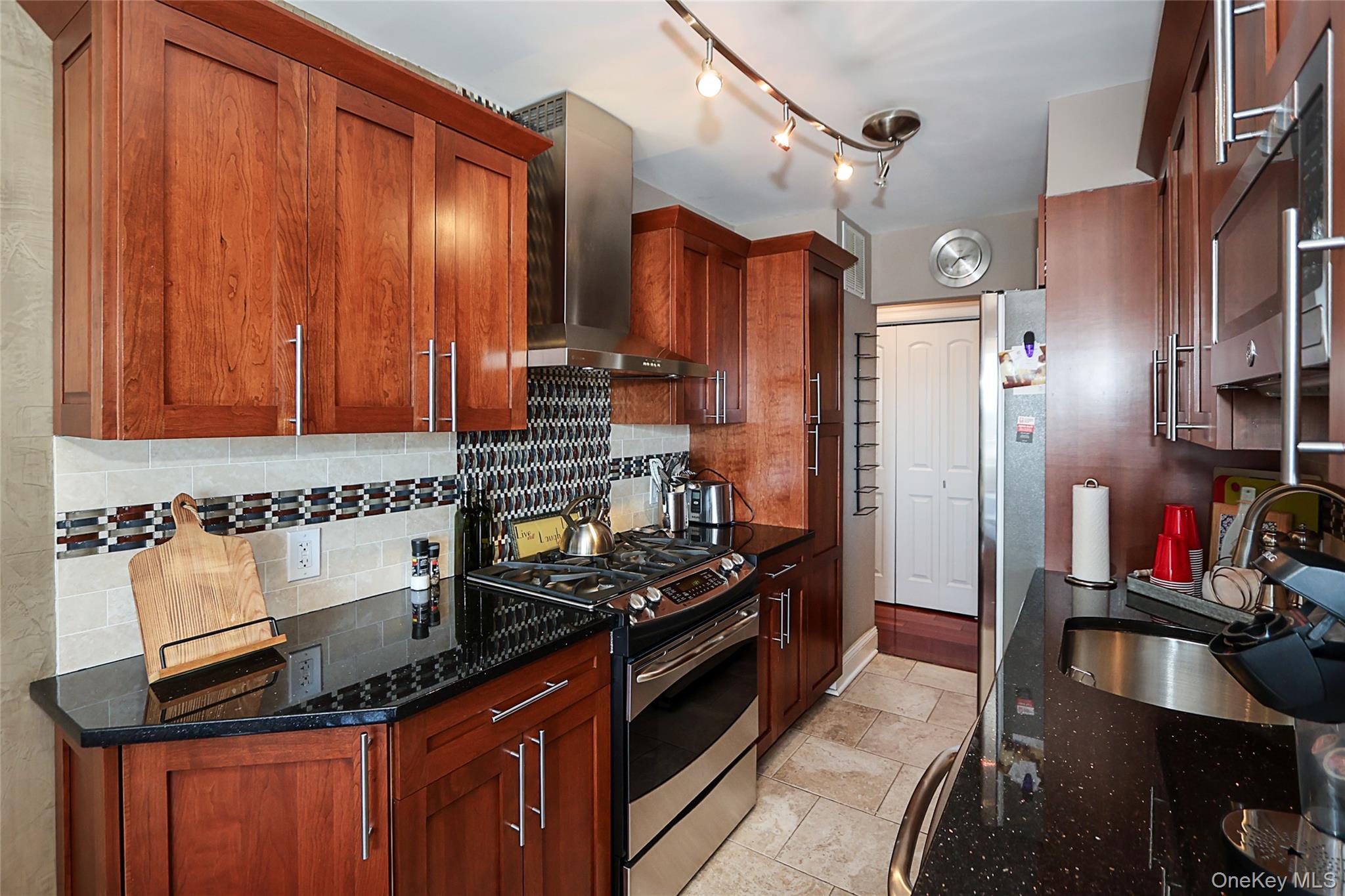 18-15 215th # 15R, Bayside, NY 11360