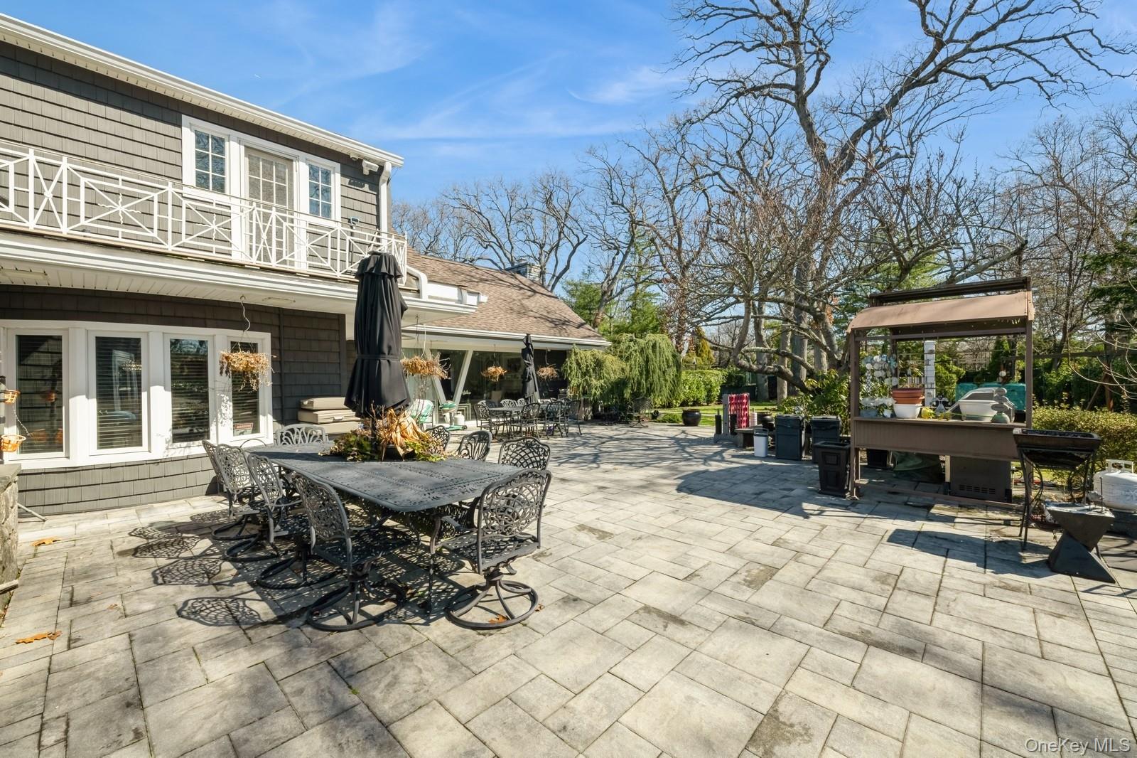 123 Barrett Road, Lawrence, NY 11559