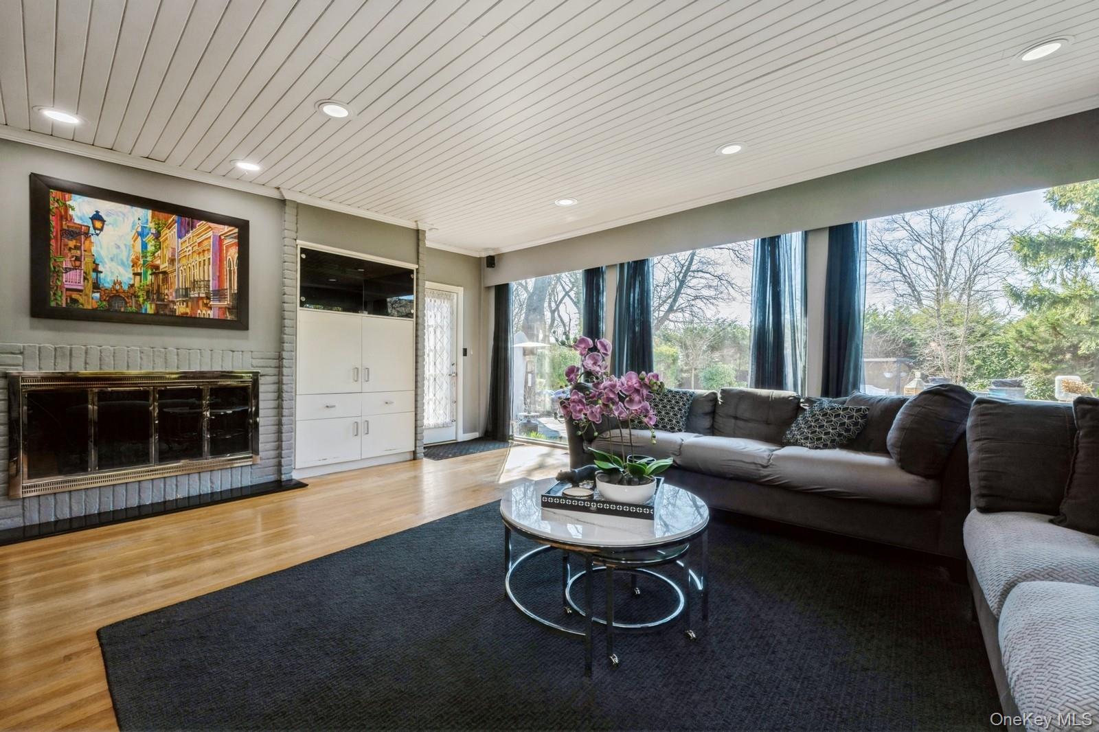 123 Barrett Road, Lawrence, NY 11559