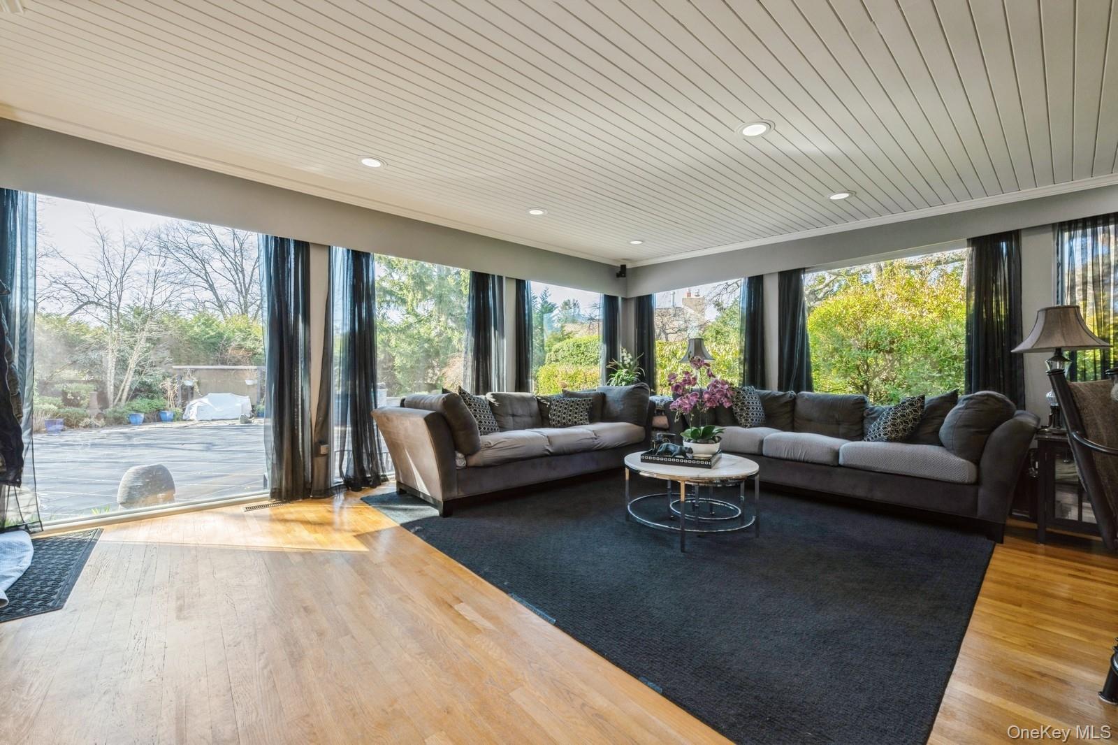 123 Barrett Road, Lawrence, NY 11559