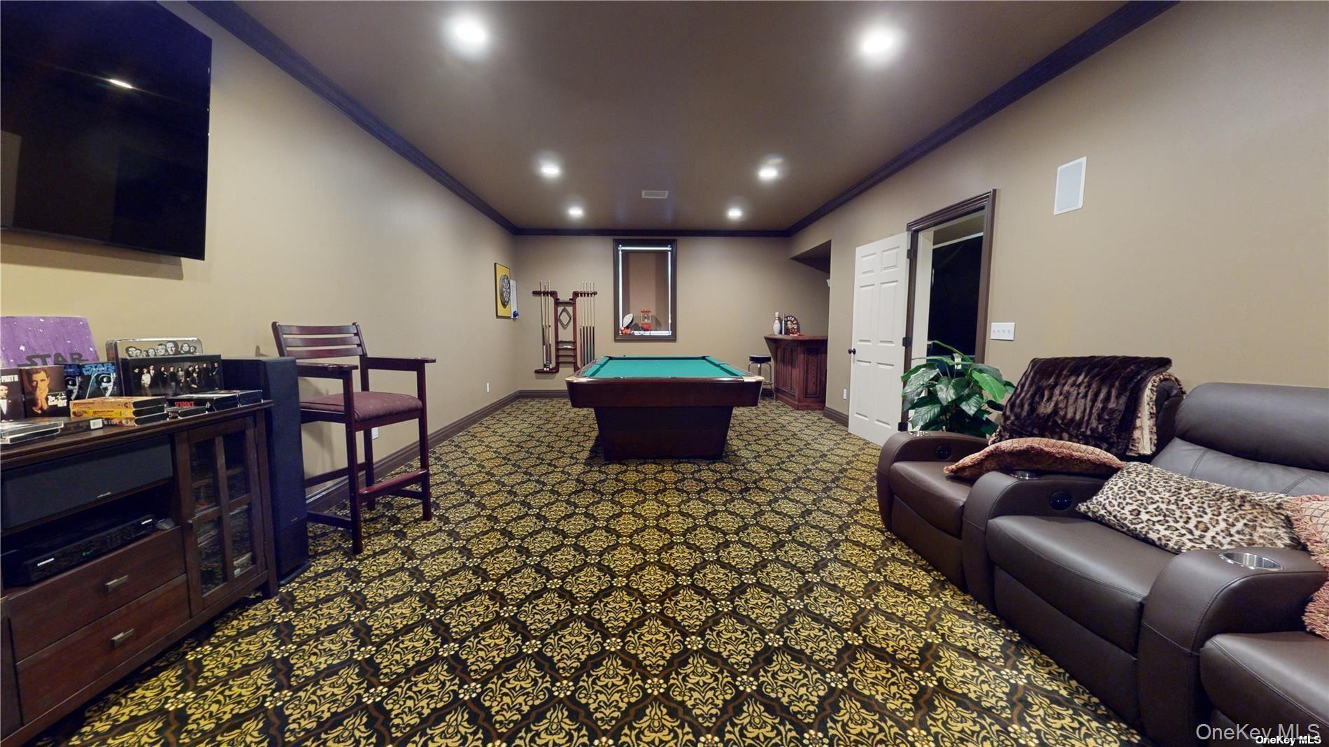 69 Old Depot Road, Quogue, NY 11959