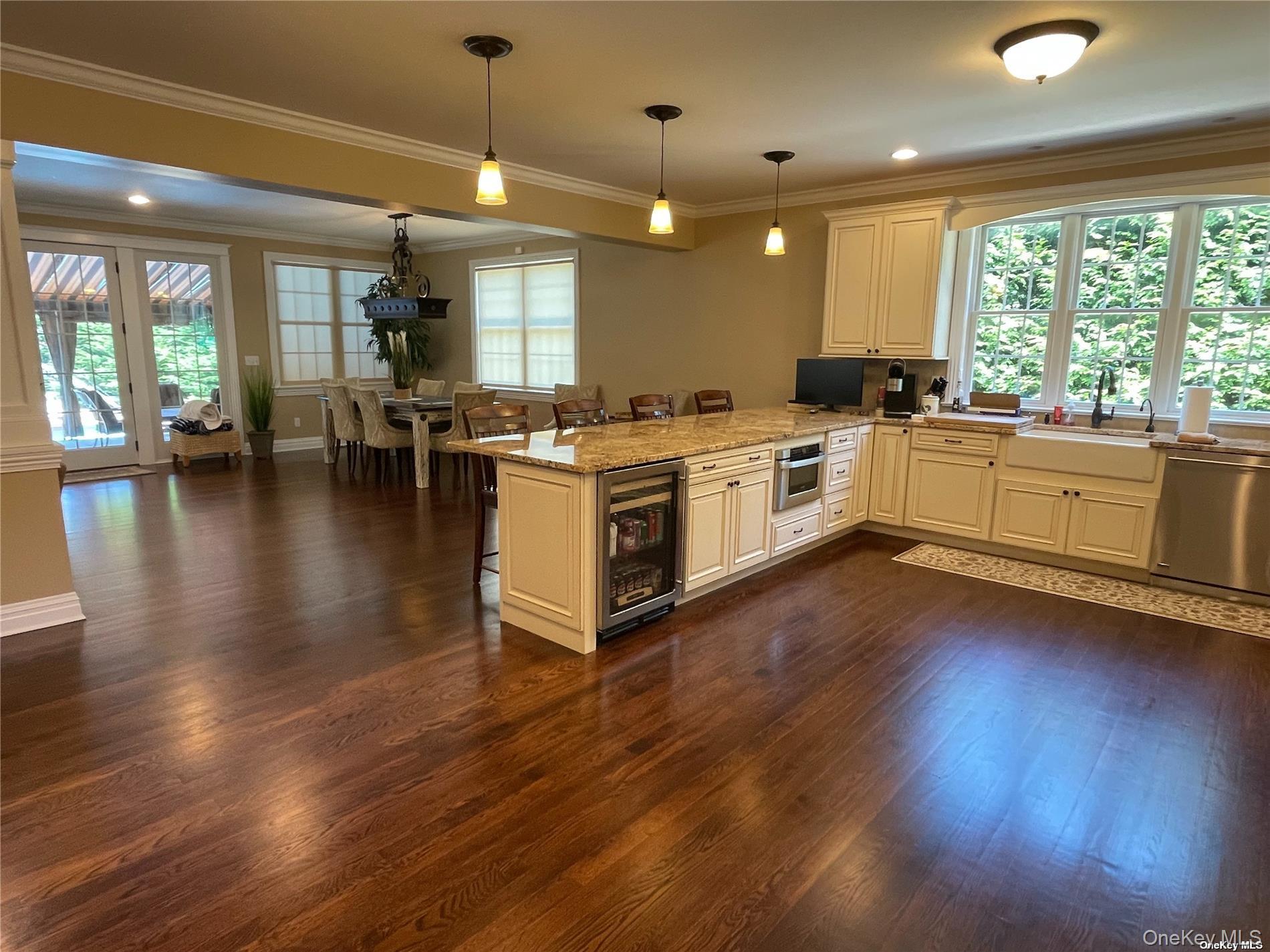 69 Old Depot Road, Quogue, NY 11959