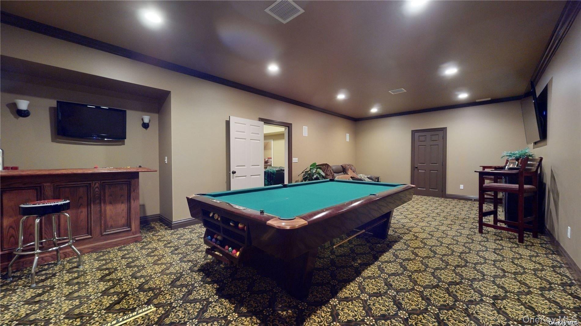 69 Old Depot Road, Quogue, NY 11959