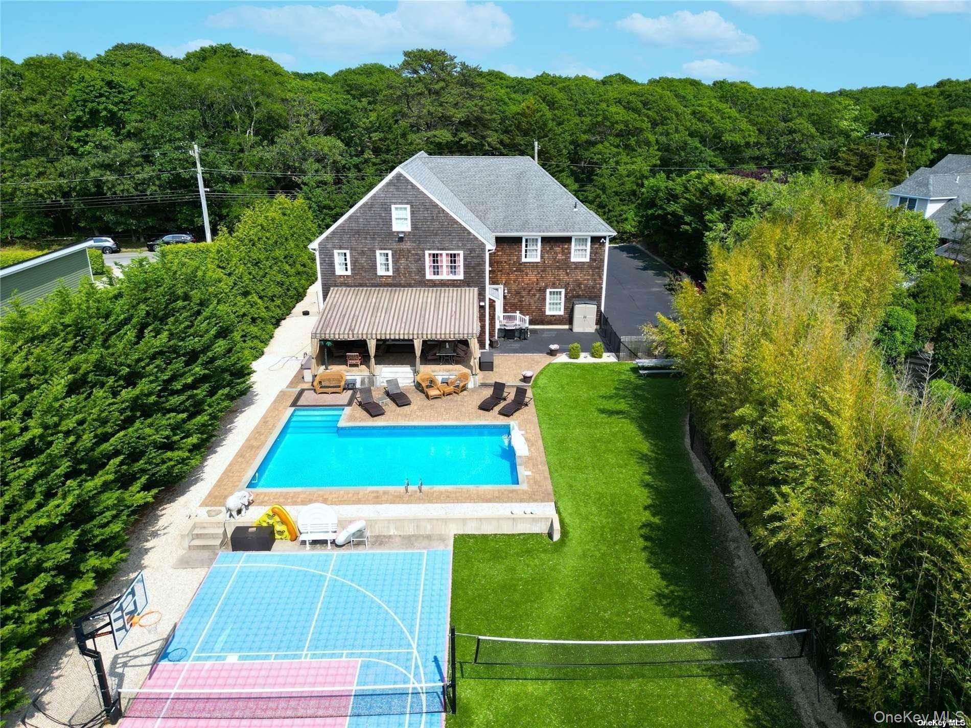 69 Old Depot Road, Quogue, NY 11959