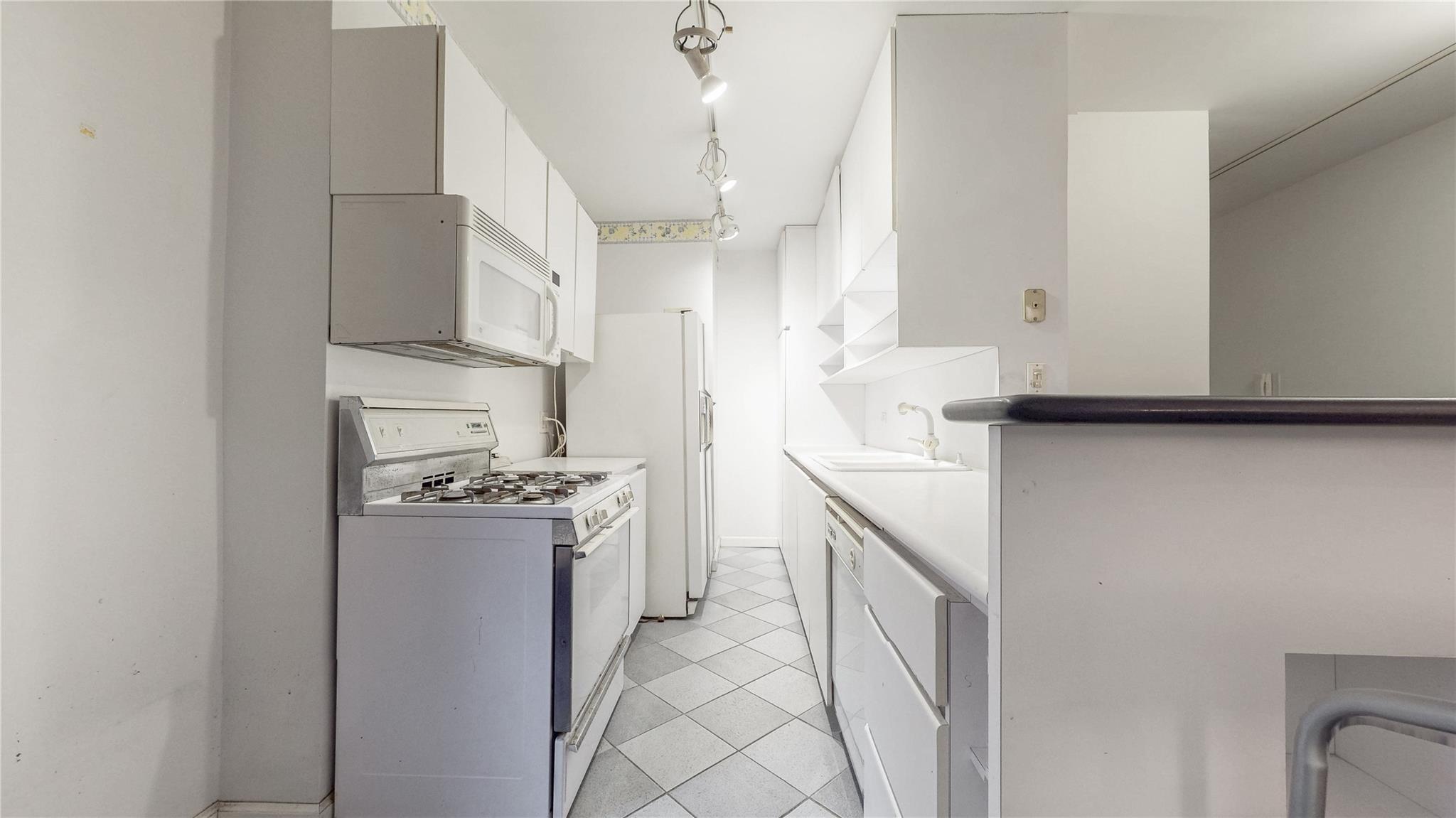 109-14 Ascan Avenue # 1D, Forest Hills, NY 11375