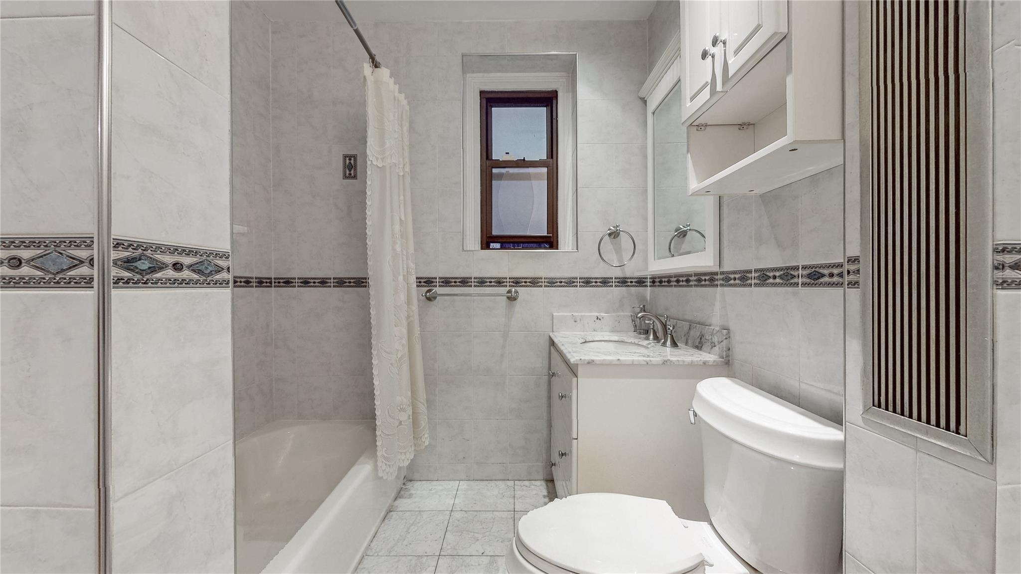 109-14 Ascan Avenue # 1D, Forest Hills, NY 11375