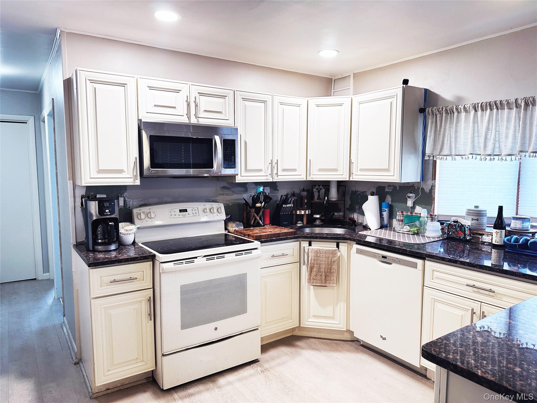 94 Mallard Road, Levittown, NY 11756