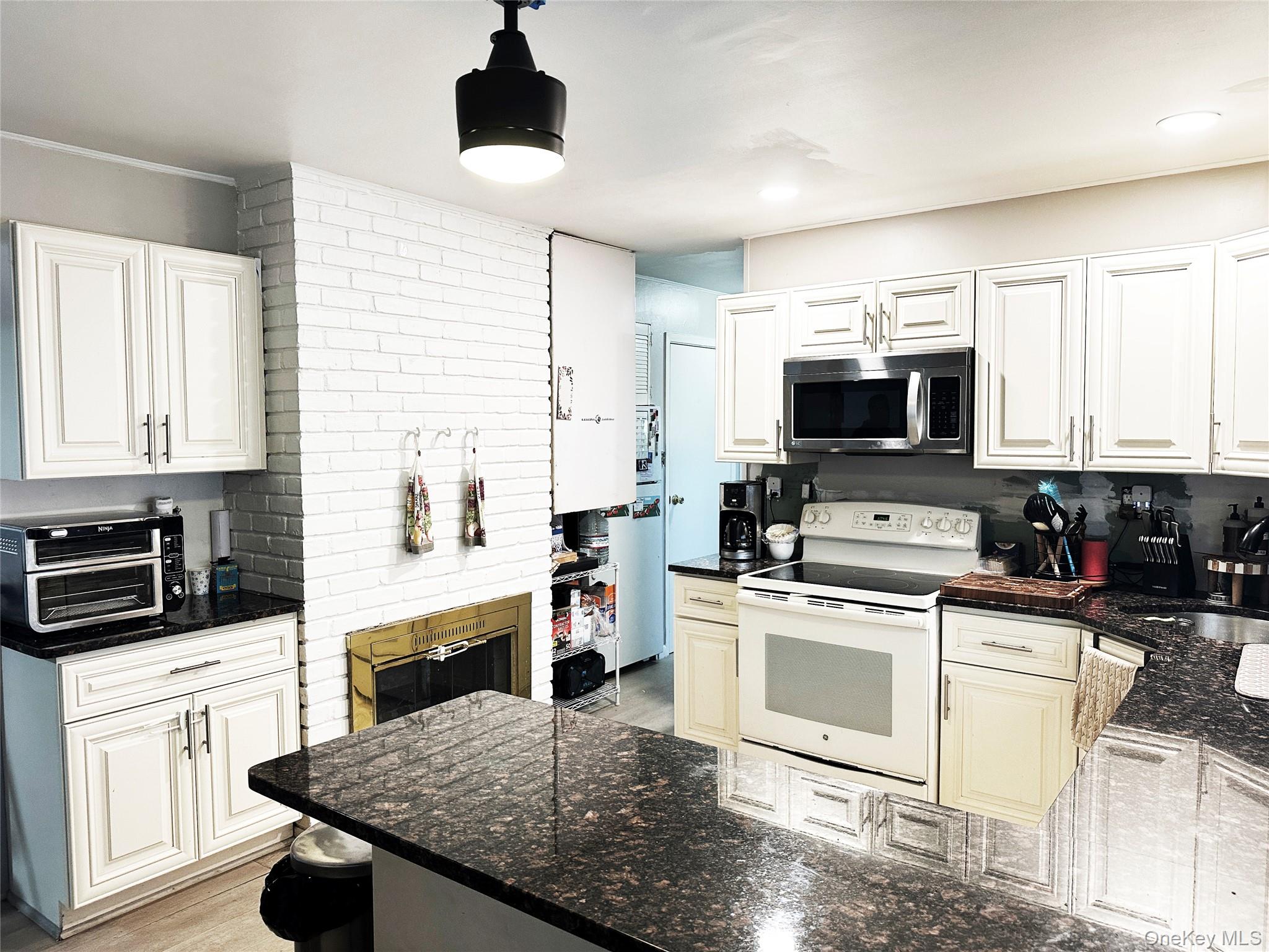 94 Mallard Road, Levittown, NY 11756