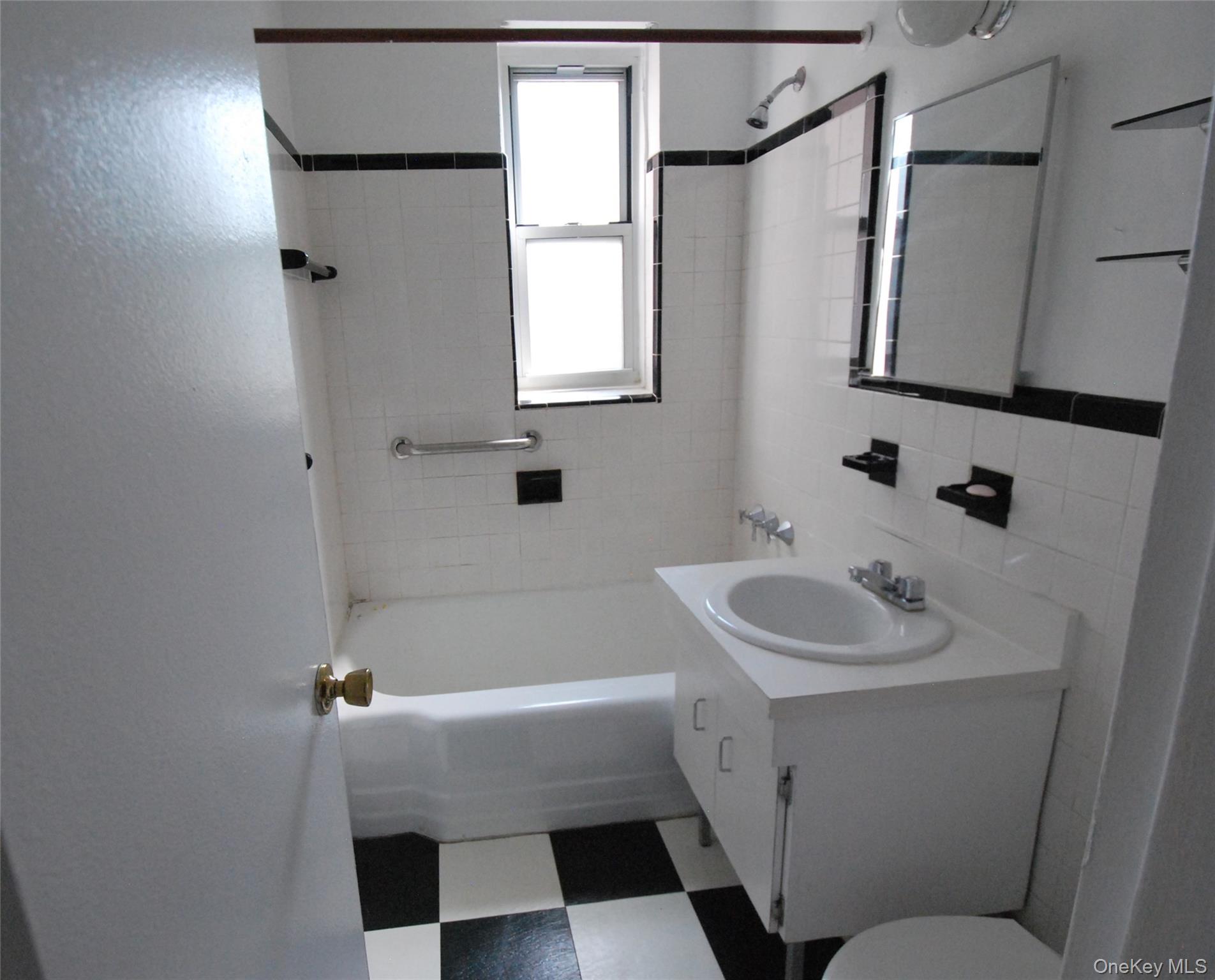 3 Sadore Lane # 5C, Yonkers, NY 10710