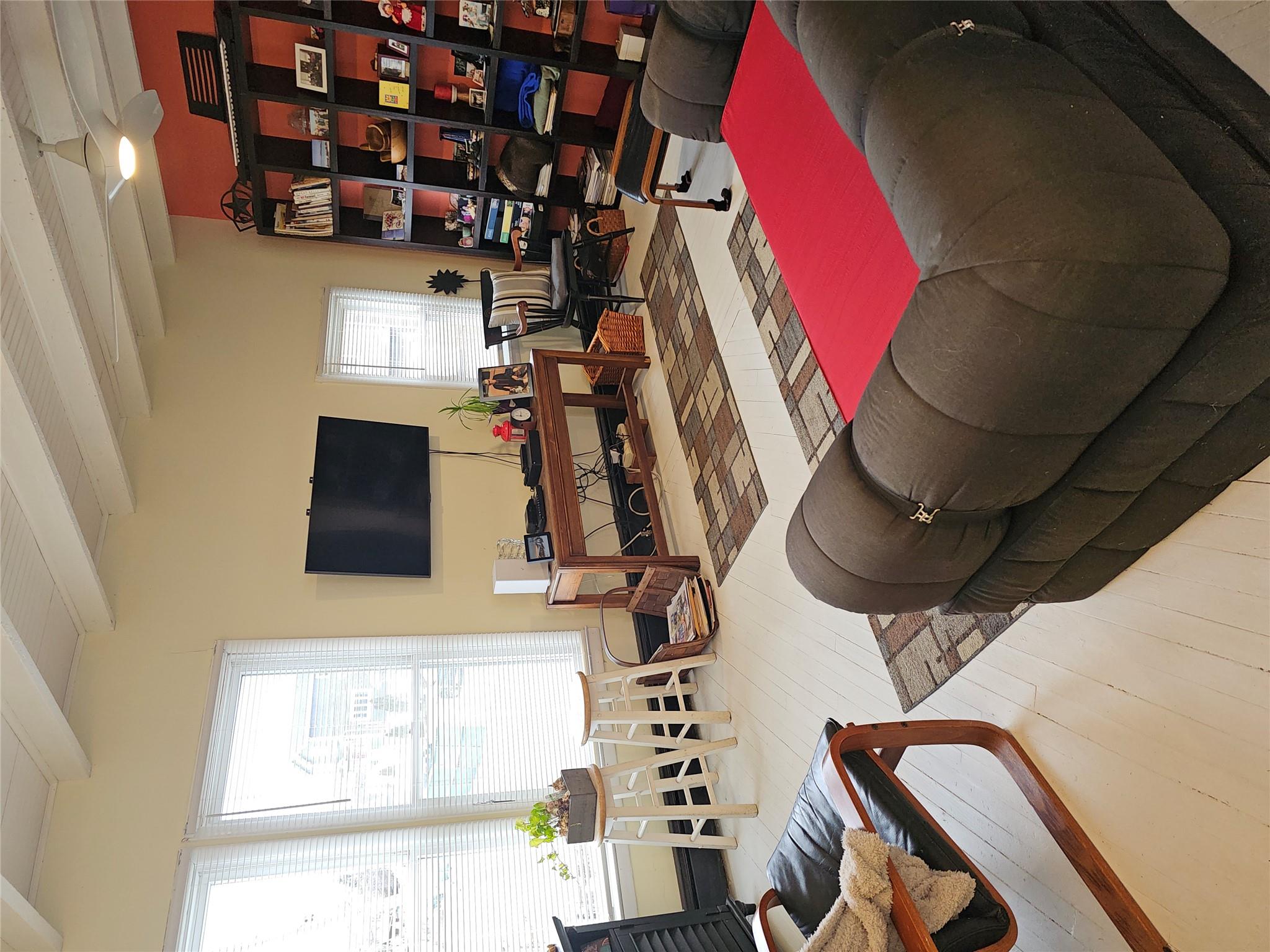 208 Sportsmans Avenue, Freeport, NY 11520