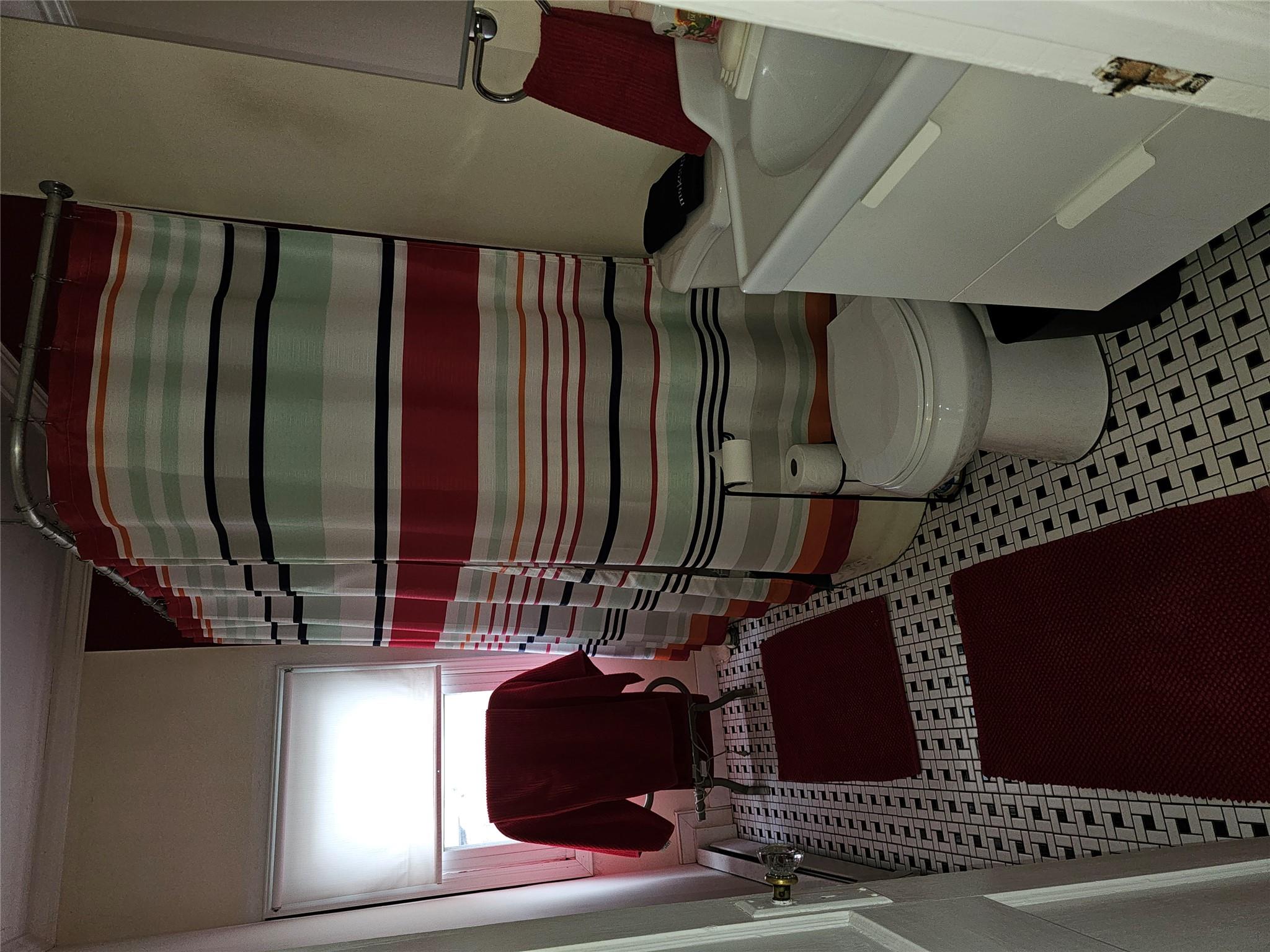 208 Sportsmans Avenue, Freeport, NY 11520