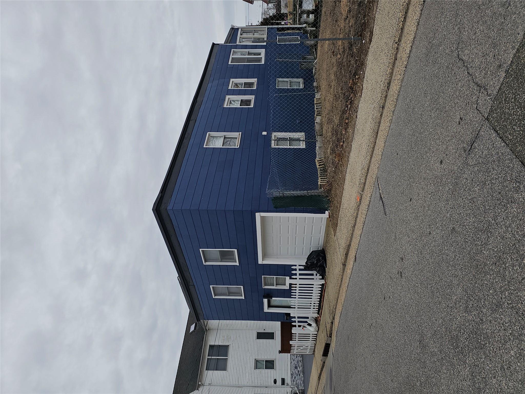 208 Sportsmans Avenue, Freeport, NY 11520