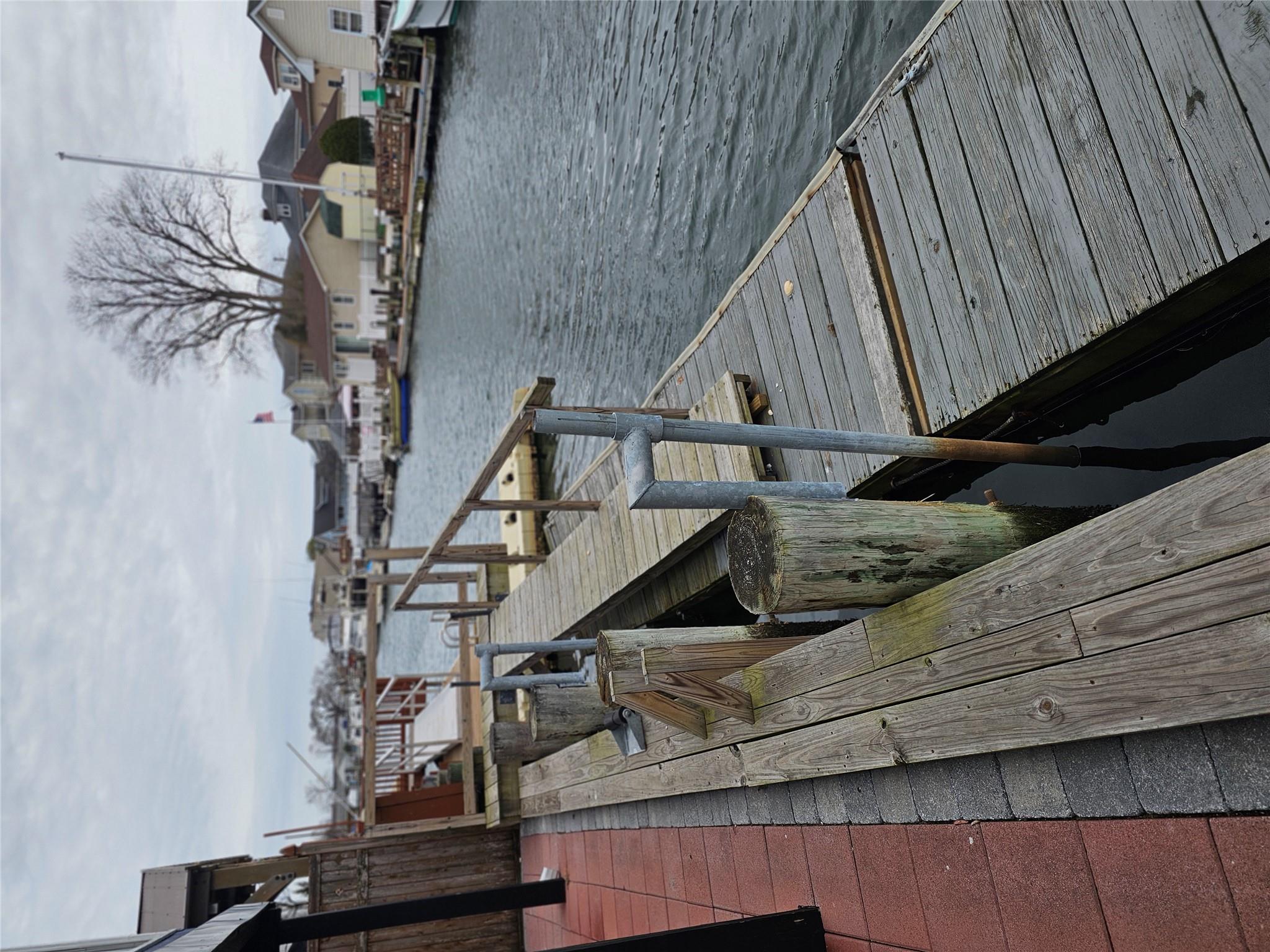 208 Sportsmans Avenue, Freeport, NY 11520