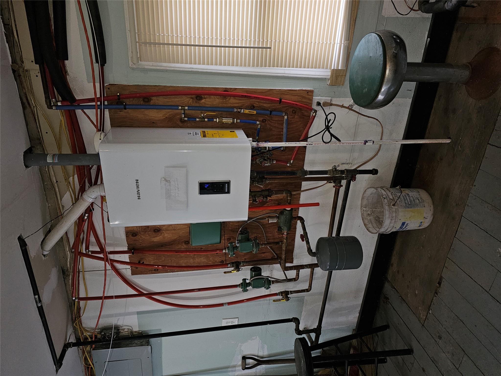 208 Sportsmans Avenue, Freeport, NY 11520