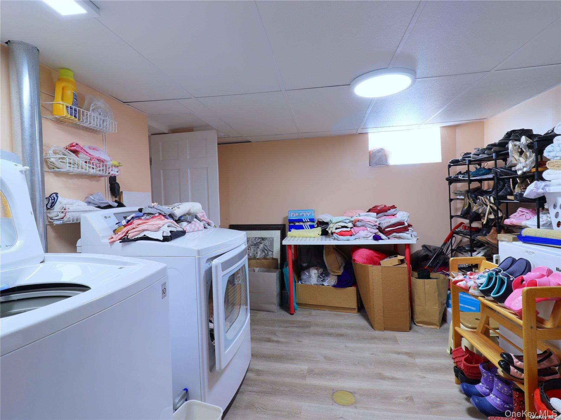 6 Morris Lane, Great Neck, NY 11024