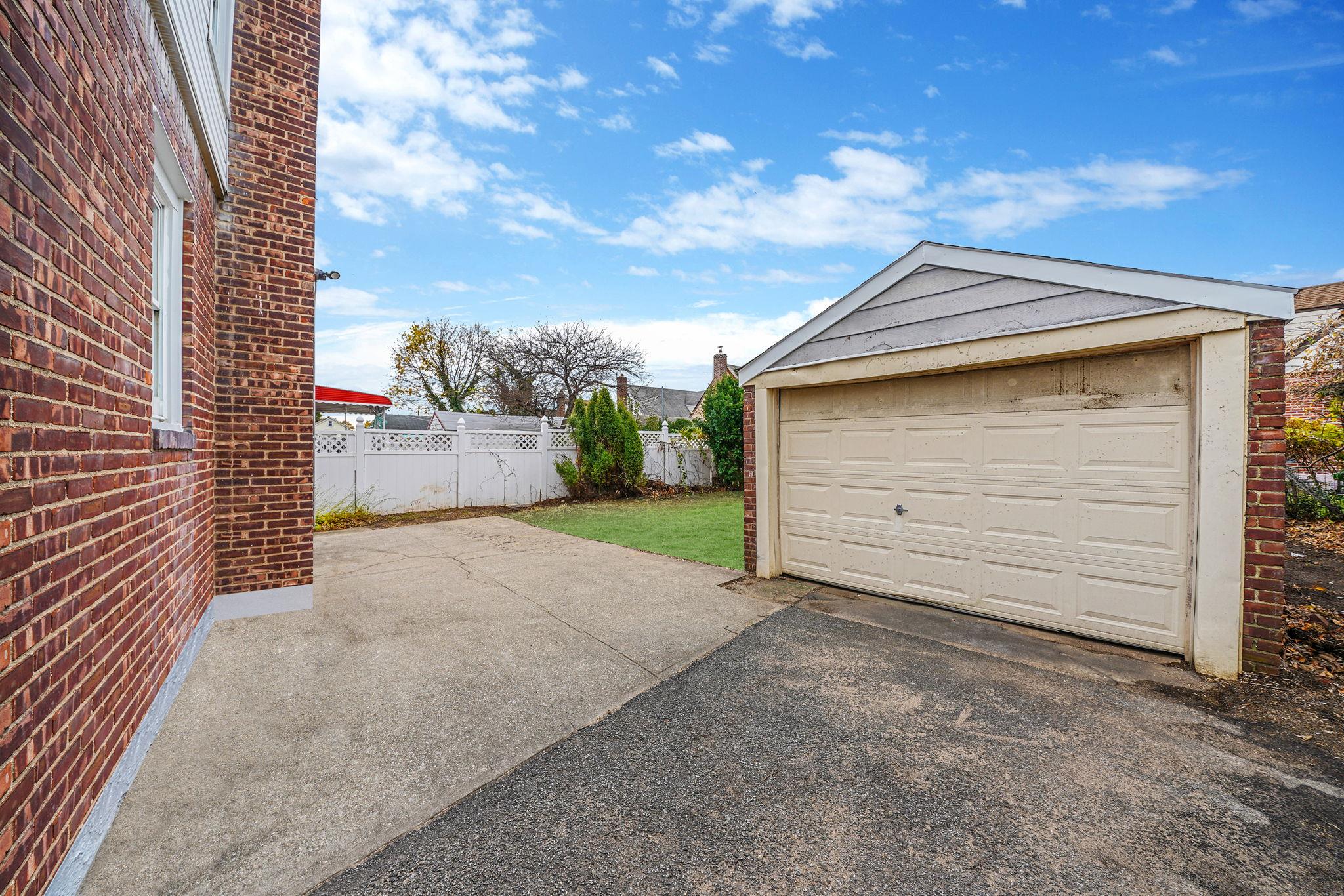 121-16 198th Street, Springfield Gardens, NY 11413