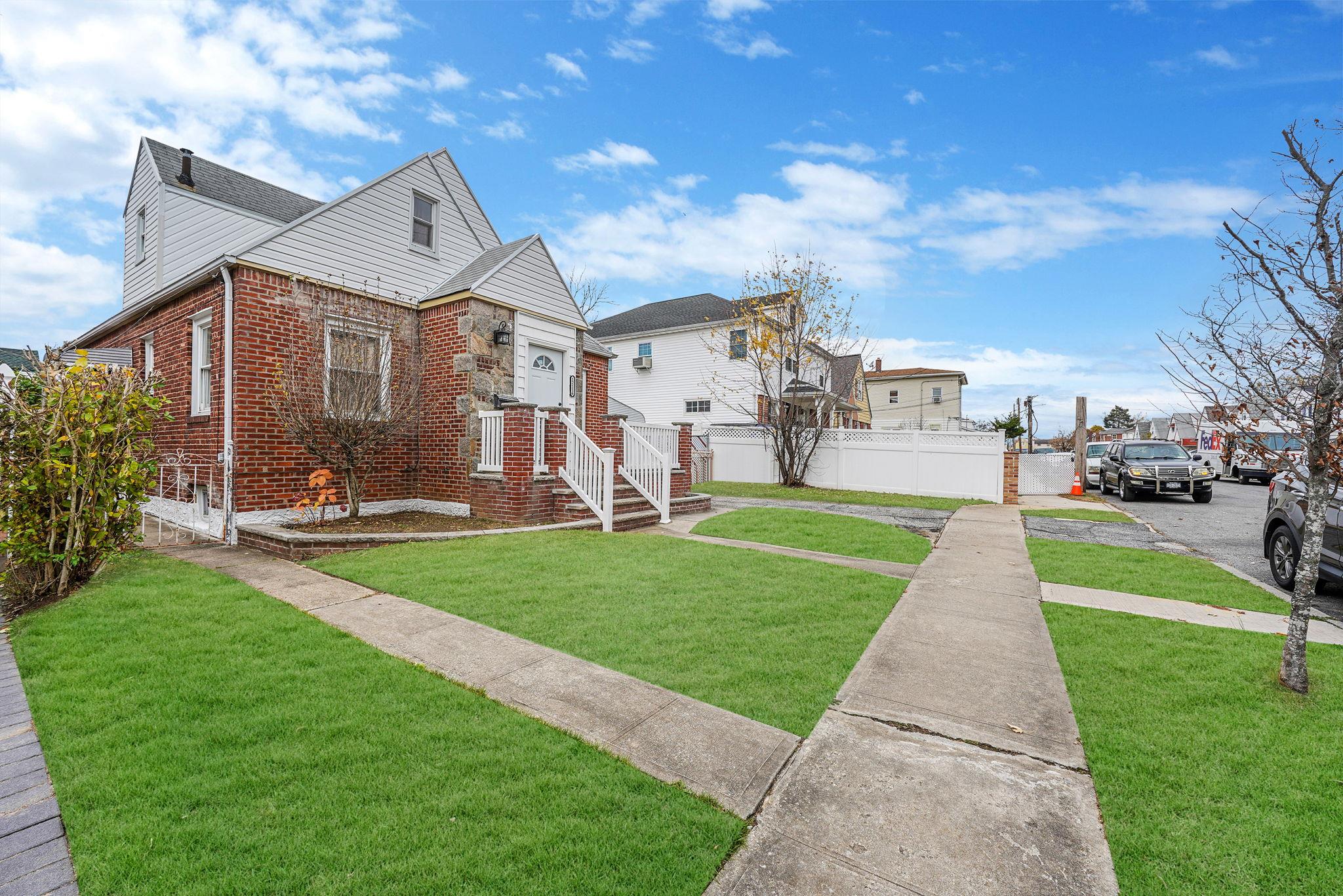 121-16 198th Street, Springfield Gardens, NY 11413