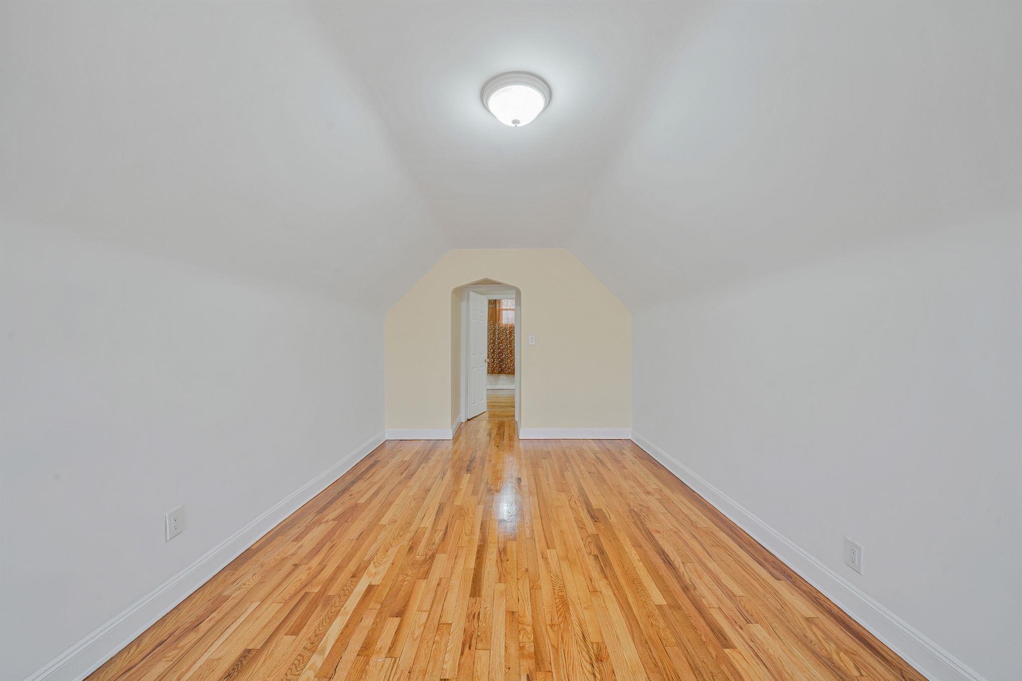 121-16 198th Street, Springfield Gardens, NY 11413