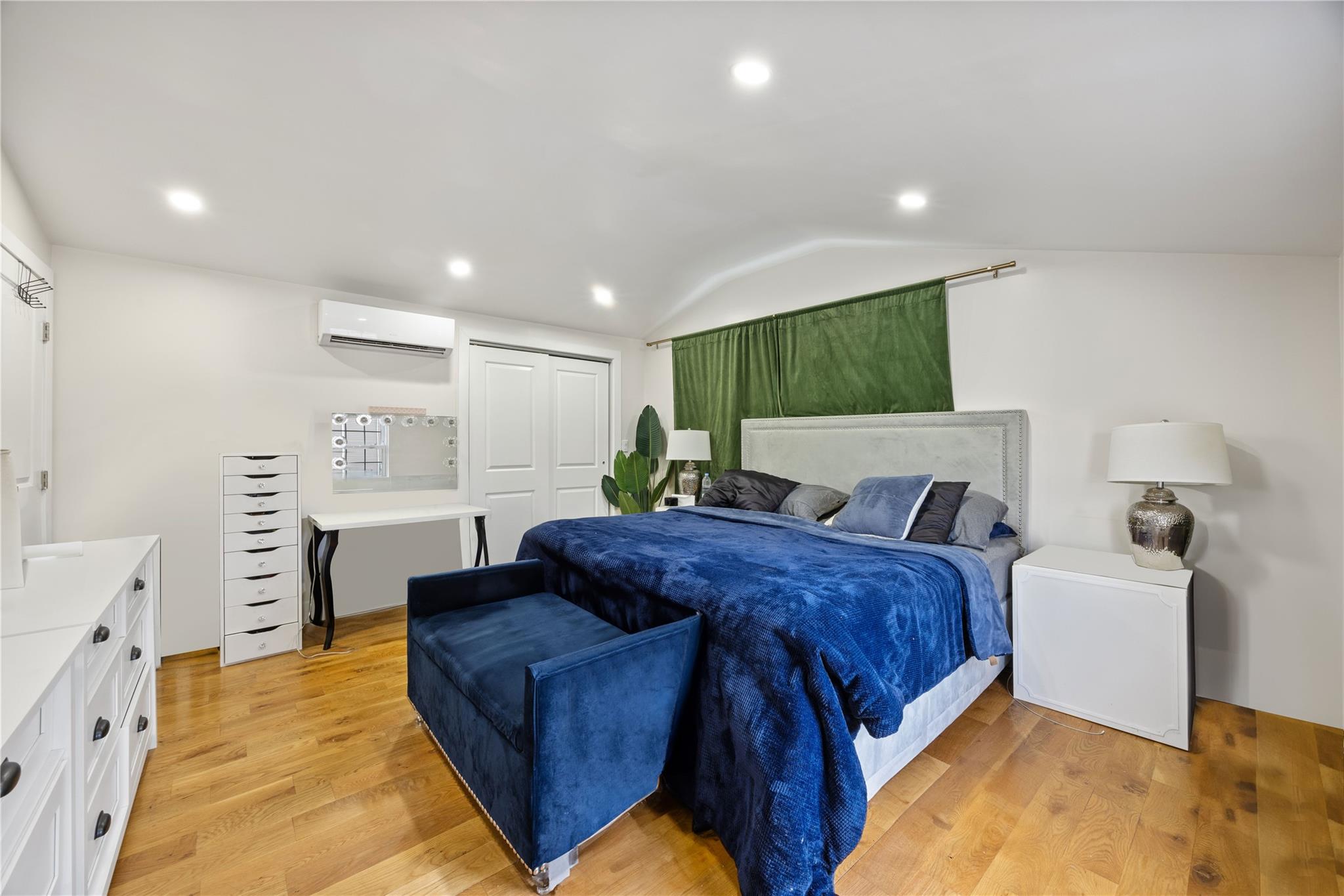 515 Beach 43rd Street, Far Rockaway, NY 11691